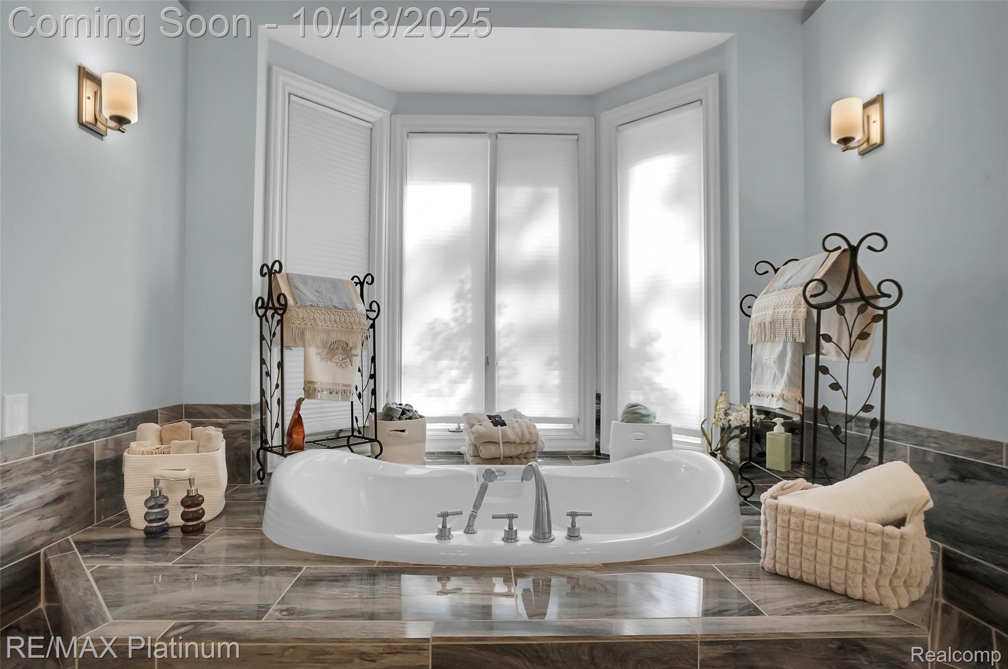 Brighton, Michigan, 48116, United States, 6 Bedrooms Bedrooms, ,7 BathroomsBathrooms,Residential,Active,1965994