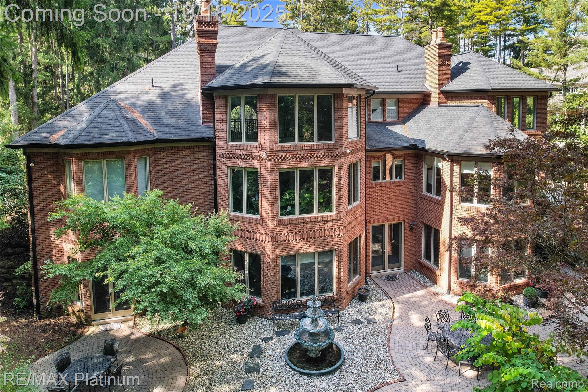 Brighton, Michigan, 48116, United States, 6 Bedrooms Bedrooms, ,7 BathroomsBathrooms,Residential,Active,1965994