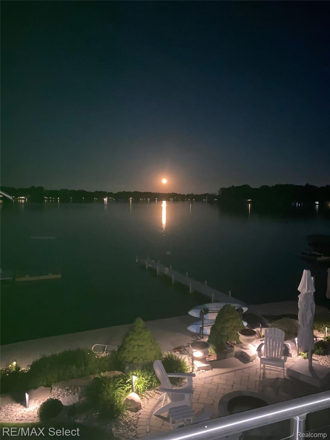 Fenton, Michigan, 48430, United States, 4 Bedrooms Bedrooms, ,5 BathroomsBathrooms,Residential,Active,2016693