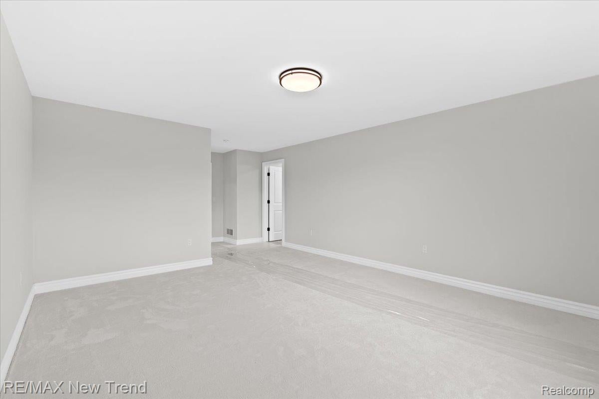 Farmingtonhills, Michigan, 48336, United States, 5 Bedrooms Bedrooms, ,5 BathroomsBathrooms,Residential,Active,1945053