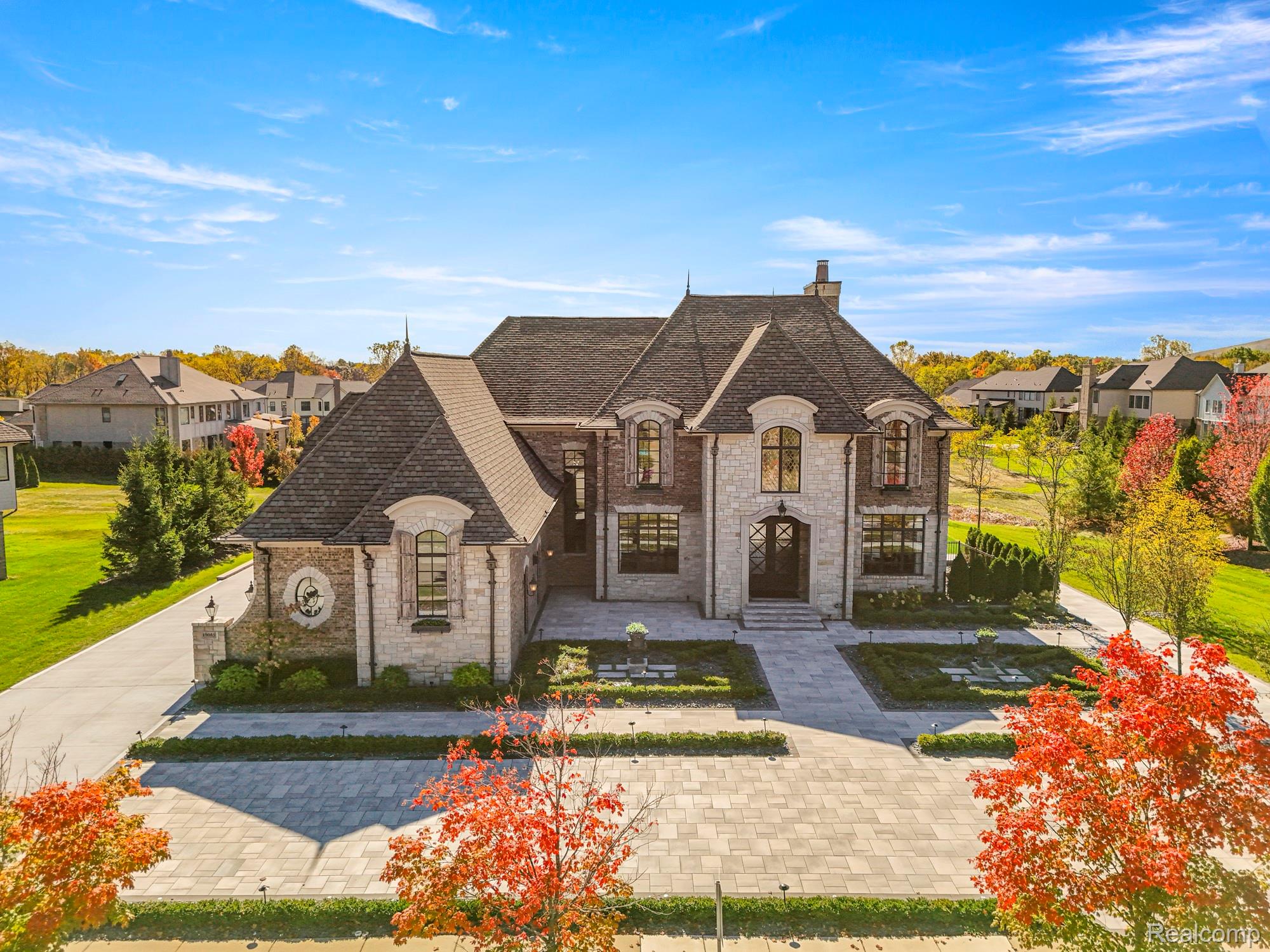 Northville, Michigan, 48168, United States, 5 Bedrooms Bedrooms, ,7 BathroomsBathrooms,Residential,Active,1960117