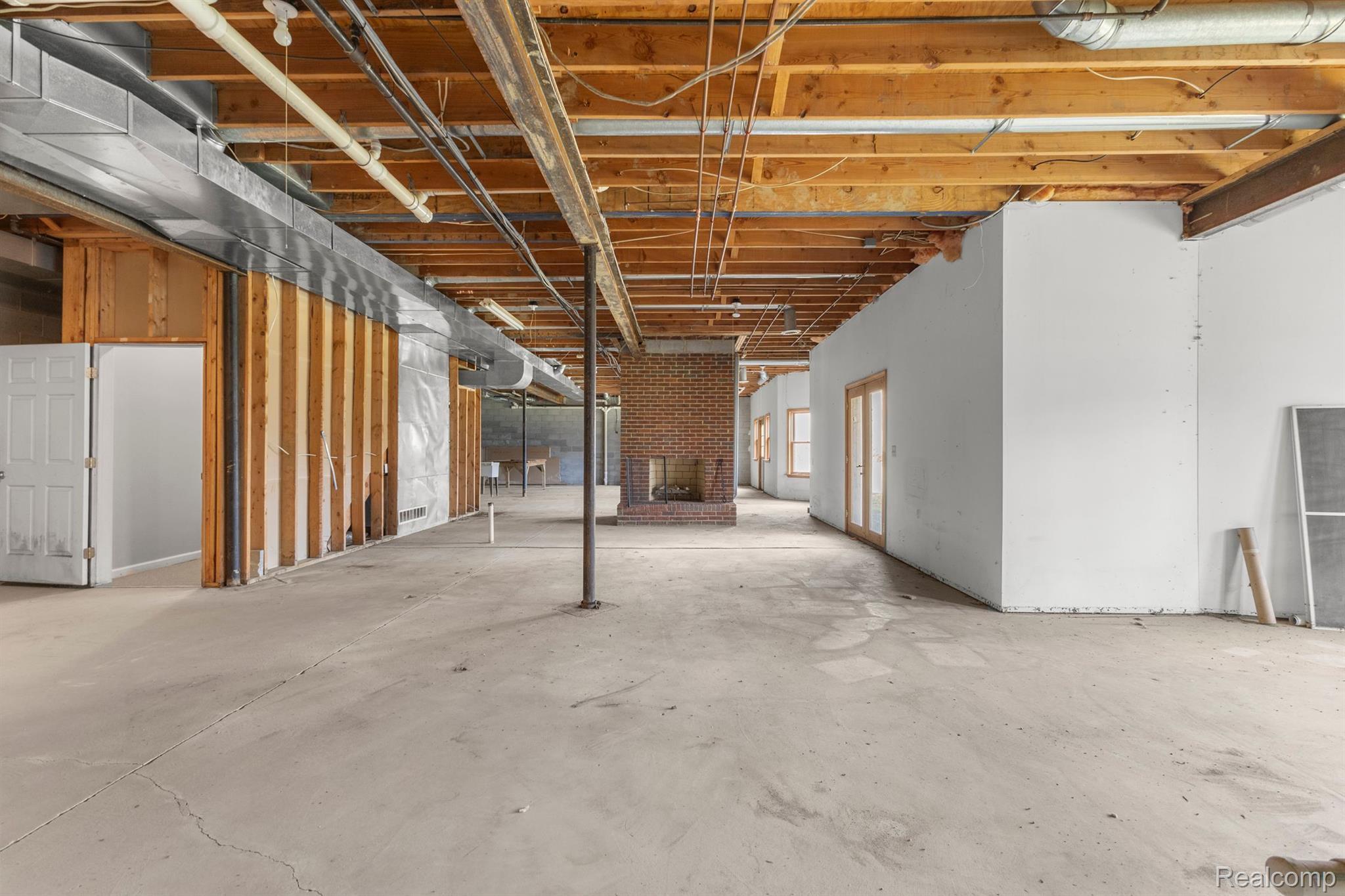 Annarbor, Michigan, 48105, United States, 5 Bedrooms Bedrooms, ,5 BathroomsBathrooms,Residential,Active,1899239