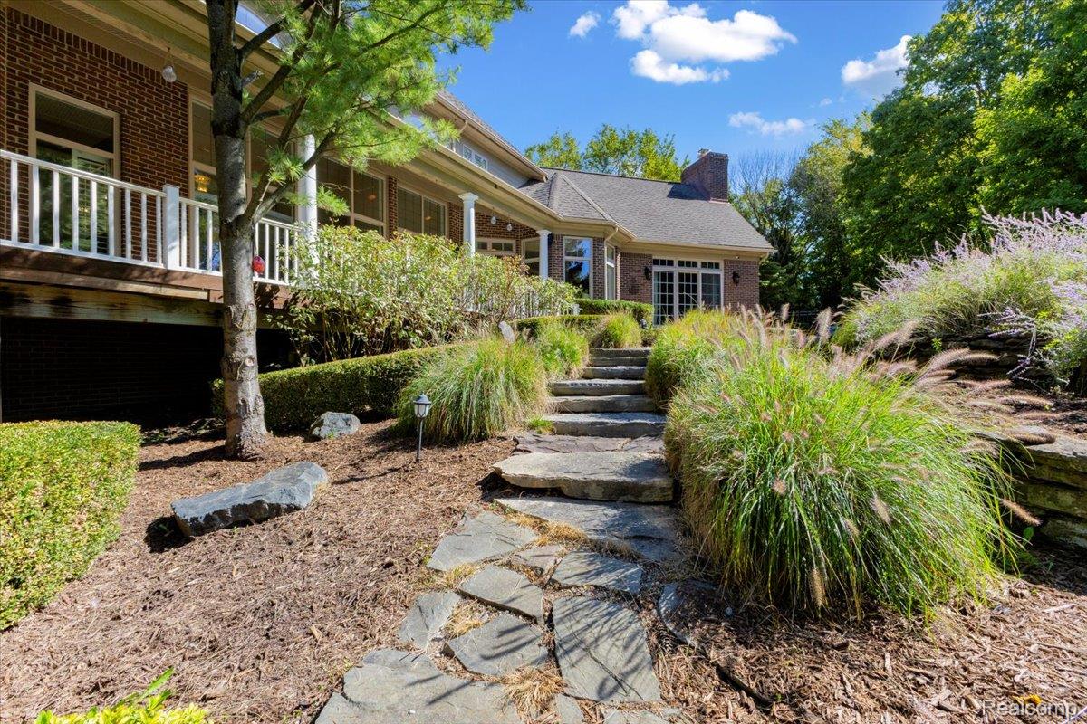 Rochester, Michigan, 48306, United States, 5 Bedrooms Bedrooms, ,6 BathroomsBathrooms,Residential,Active,2009426