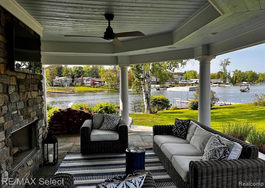 Fenton, Michigan, 48430, United States, 4 Bedrooms Bedrooms, ,4 BathroomsBathrooms,Residential,Active,2015817