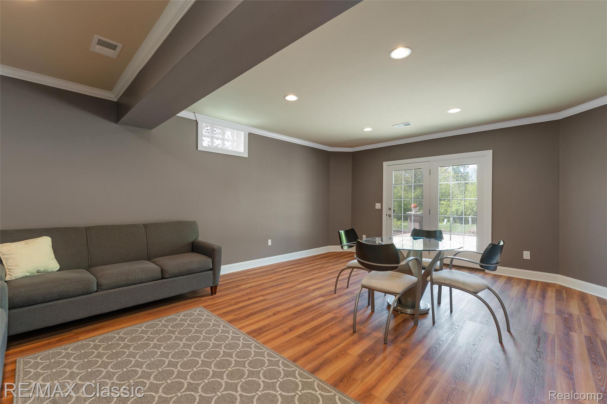 Novi, Michigan, 48374, United States, 5 Bedrooms Bedrooms, ,5 BathroomsBathrooms,Residential,Pending,2052115