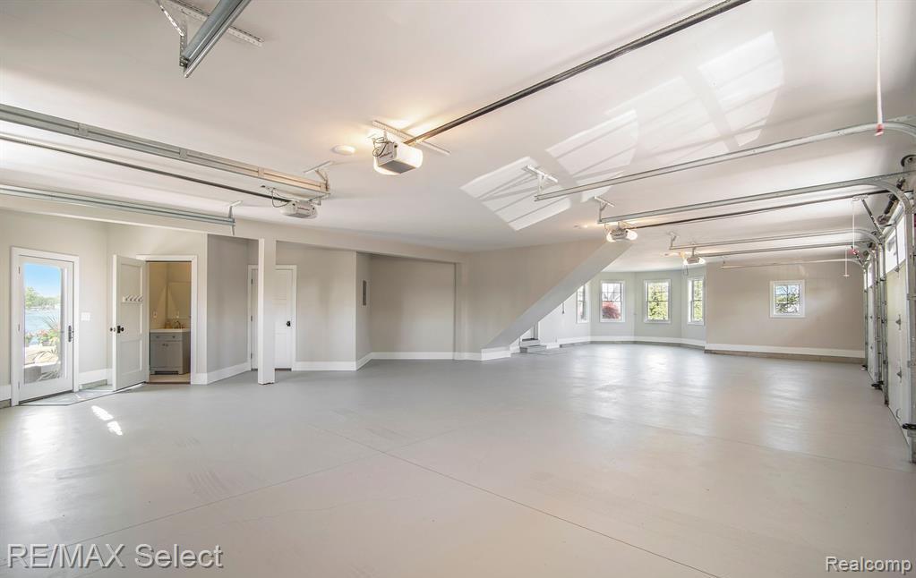 Fenton, Michigan, 48430, United States, 4 Bedrooms Bedrooms, ,4 BathroomsBathrooms,Residential,Active,2015817