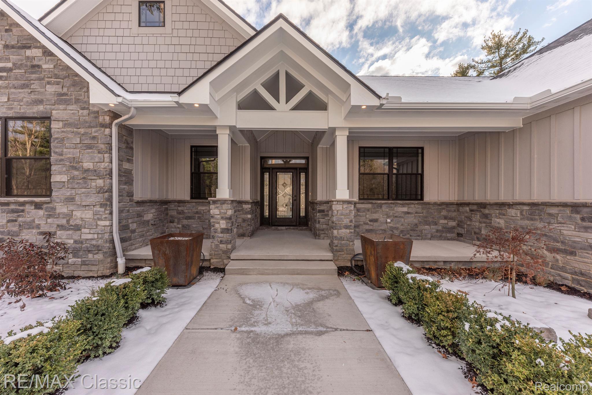 Dexter, Michigan, 48130, United States, 5 Bedrooms Bedrooms, ,6 BathroomsBathrooms,Residential,Active,1820362