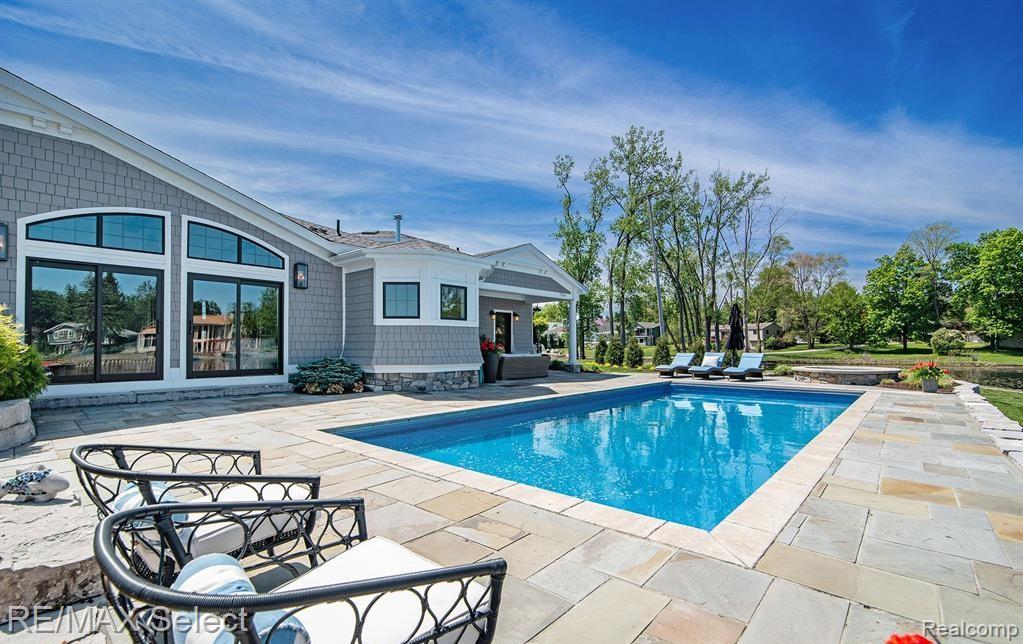 Fenton, Michigan, 48430, United States, 4 Bedrooms Bedrooms, ,4 BathroomsBathrooms,Residential,Active,2015817