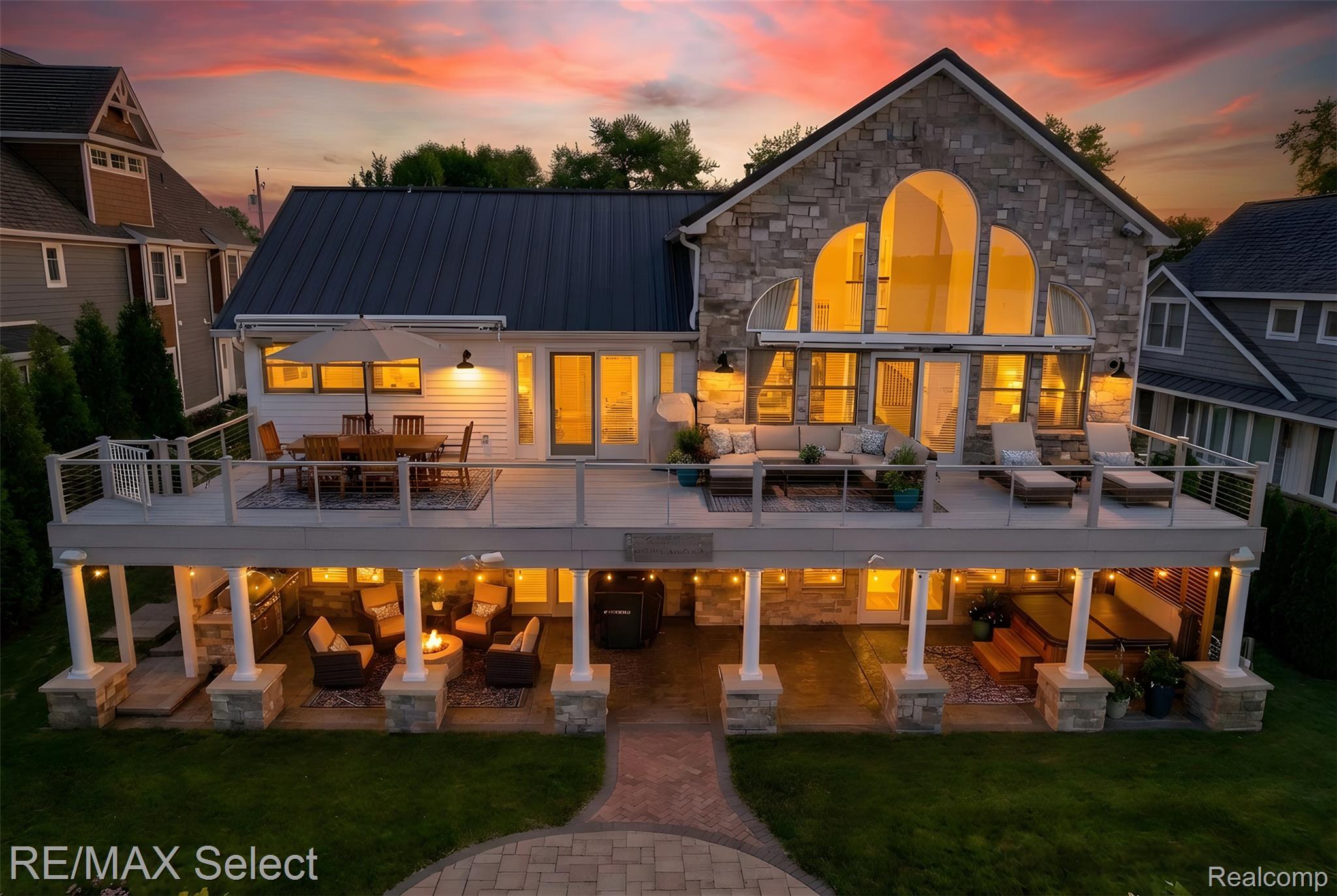 Fenton, Michigan, 48430, United States, 4 Bedrooms Bedrooms, ,5 BathroomsBathrooms,Residential,Active,2016693