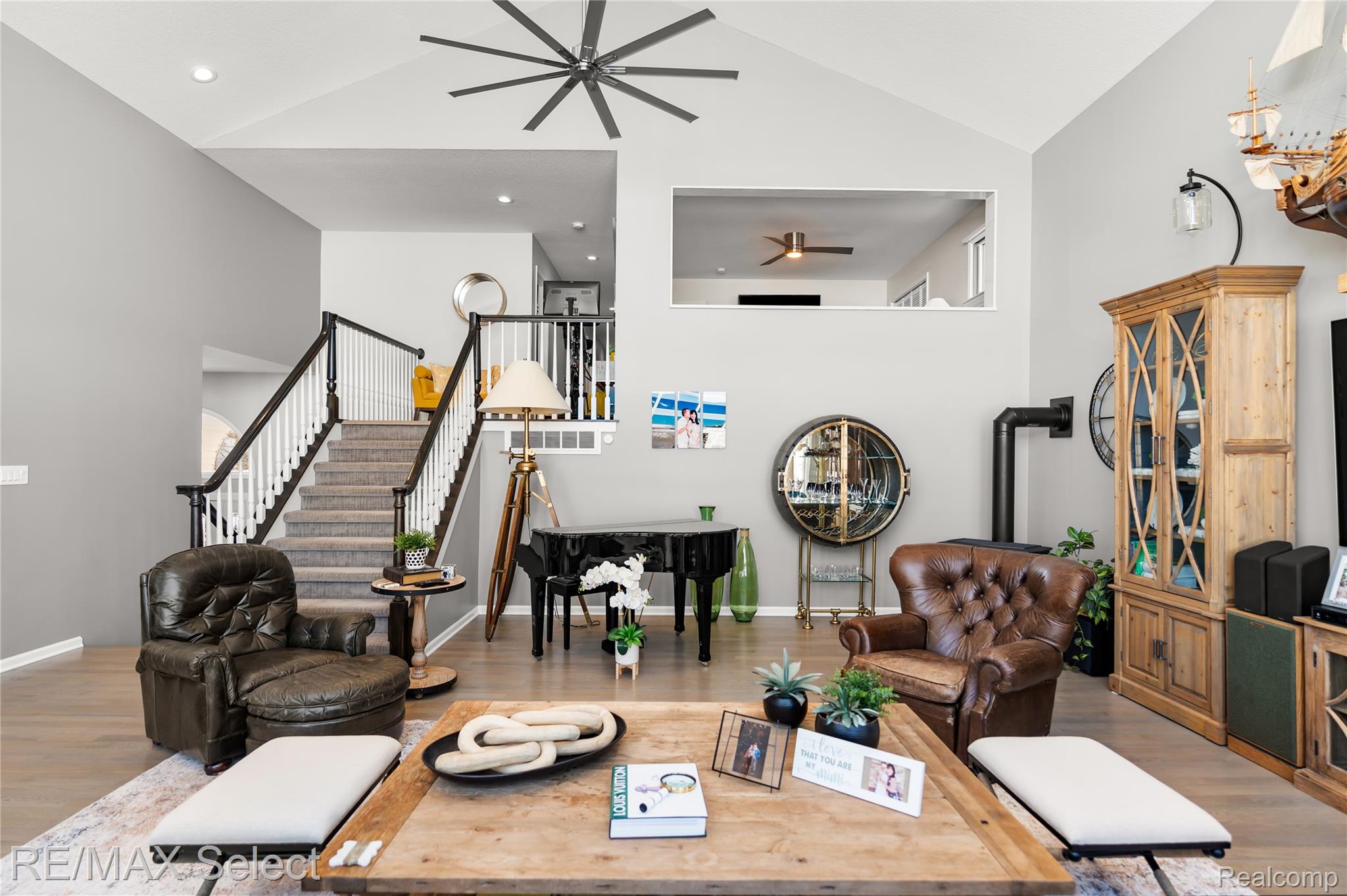 Fenton, Michigan, 48430, United States, 4 Bedrooms Bedrooms, ,5 BathroomsBathrooms,Residential,Active,2016693