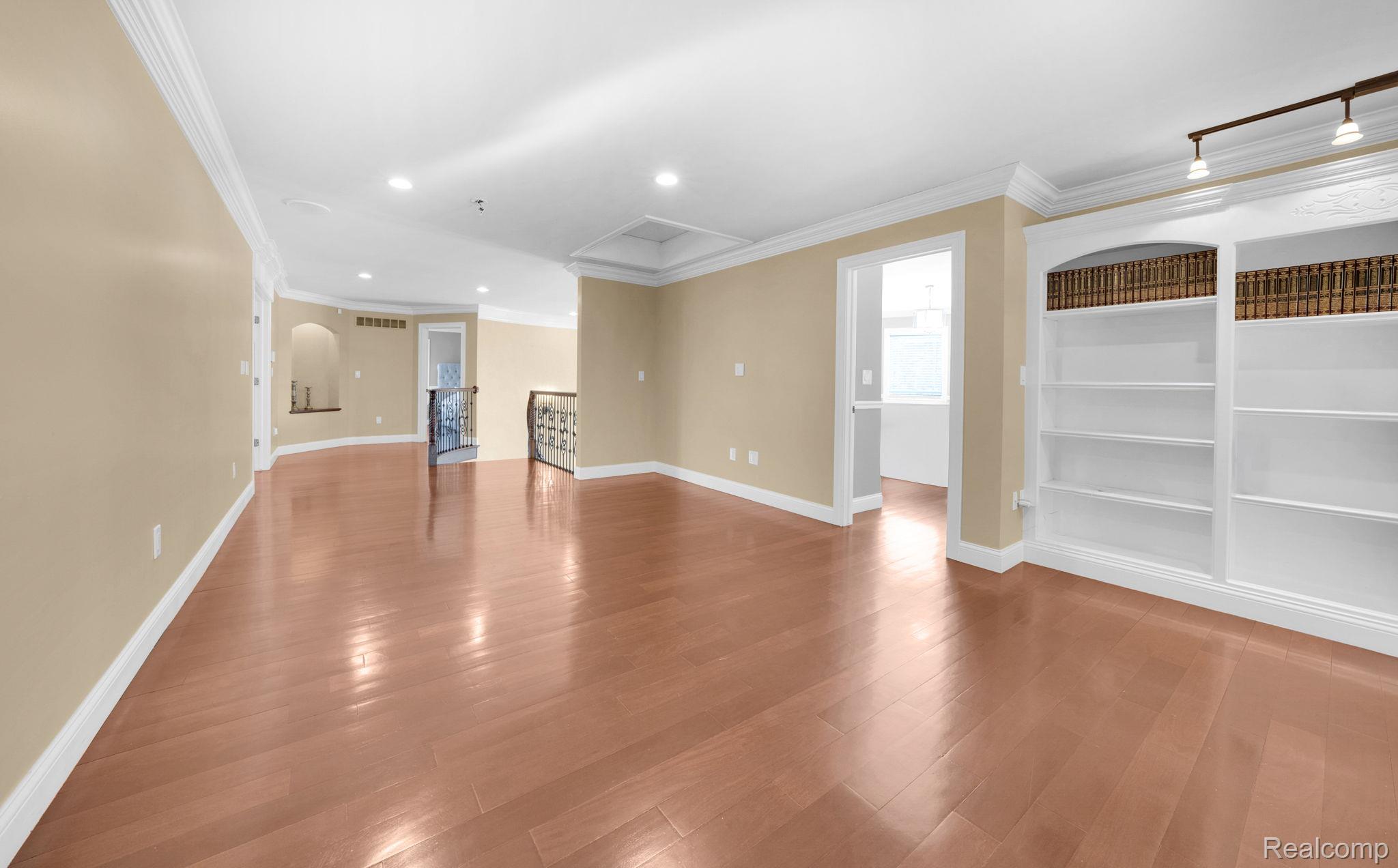 Bloomfieldhills, Michigan, 48301, United States, 7 Bedrooms Bedrooms, ,8 BathroomsBathrooms,Residential,Active,2014613