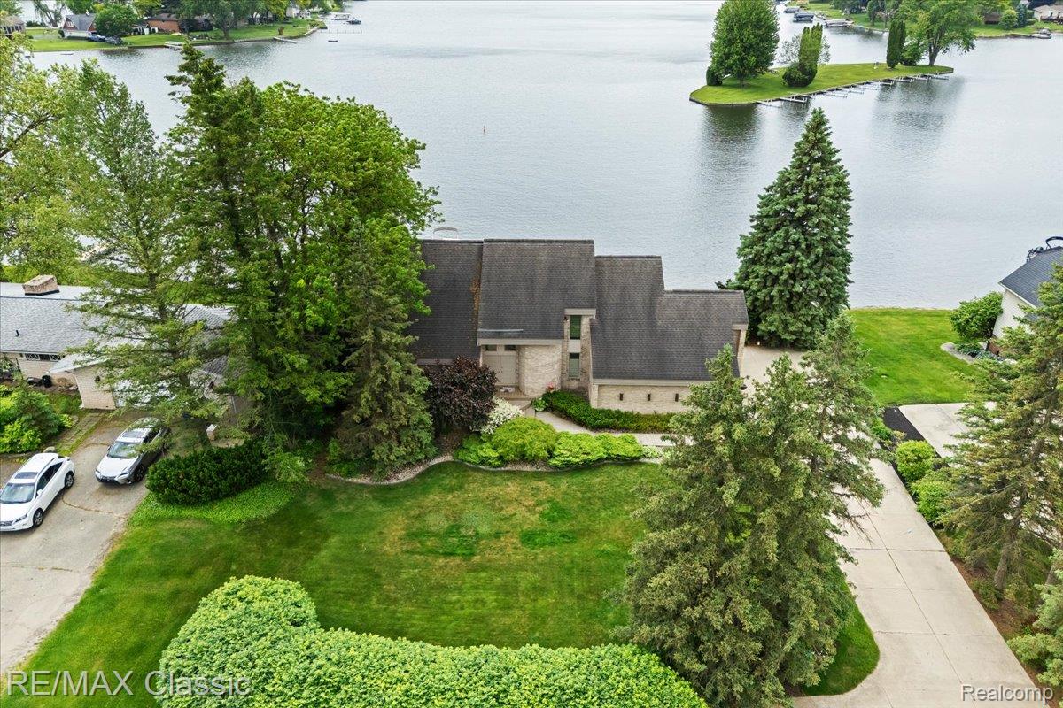 Commercetwp, Michigan, 48382, United States, 3 Bedrooms Bedrooms, ,4 BathroomsBathrooms,Residential,Active,1893215