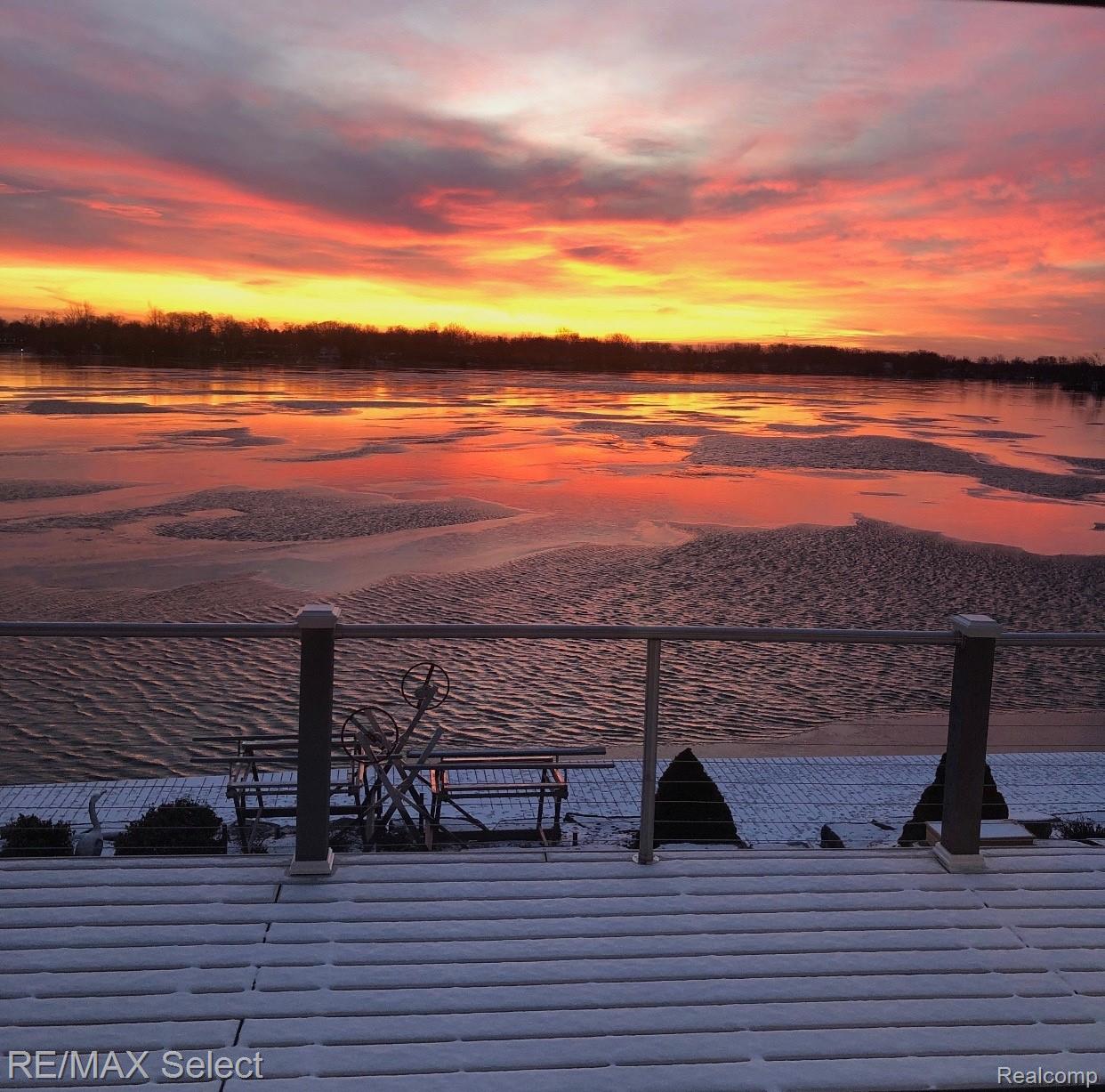 Fenton, Michigan, 48430, United States, 4 Bedrooms Bedrooms, ,5 BathroomsBathrooms,Residential,Active,2016693