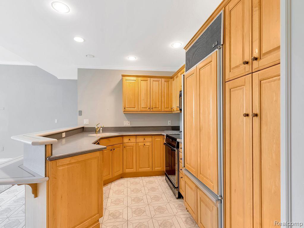 Northville, Michigan, 48167, United States, 6 Bedrooms Bedrooms, ,6 BathroomsBathrooms,Residential,Active,1850675