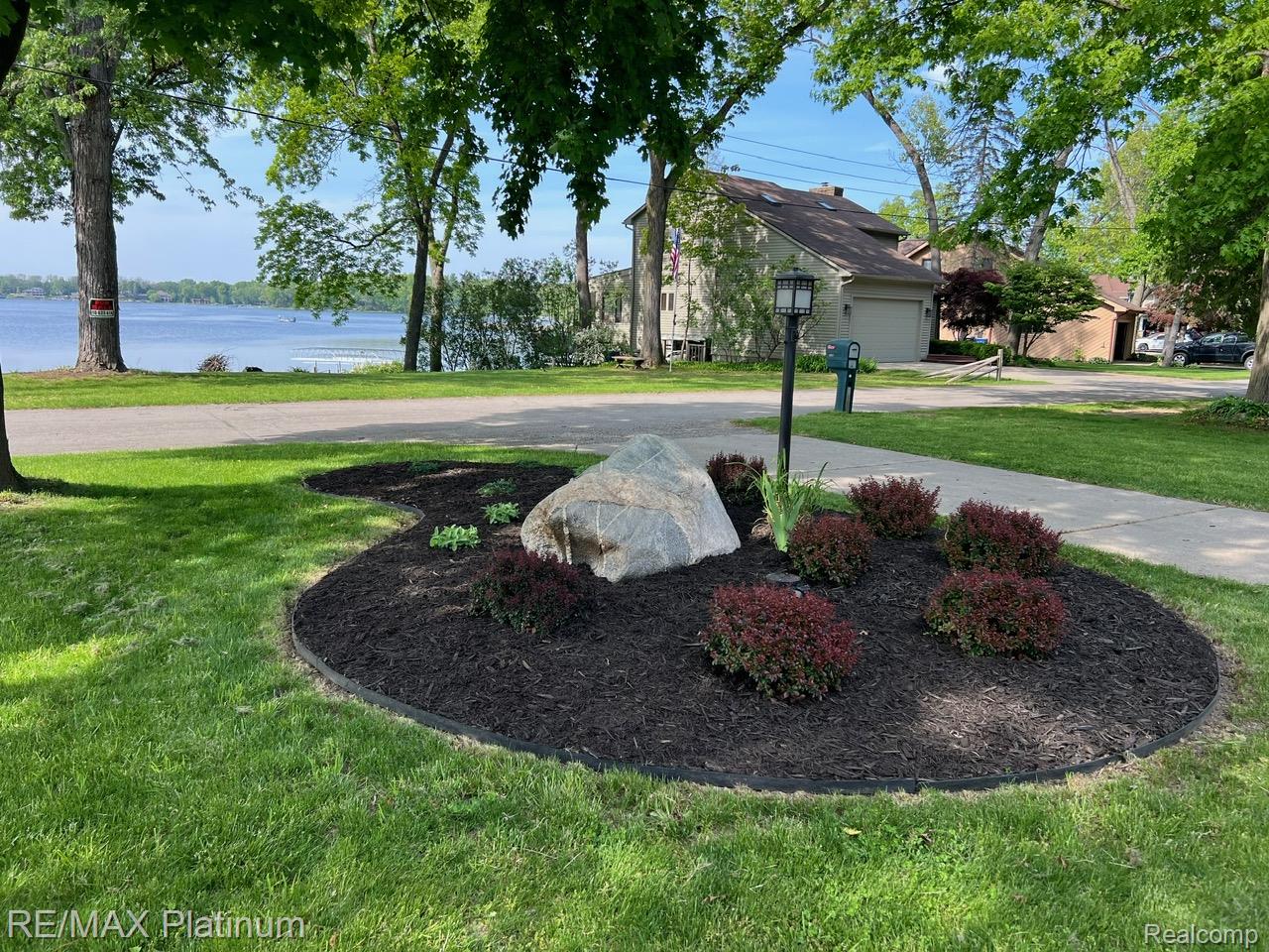 Brighton, Michigan, 48116, United States, 2 Bedrooms Bedrooms, ,2 BathroomsBathrooms,Residential,Active,2007644