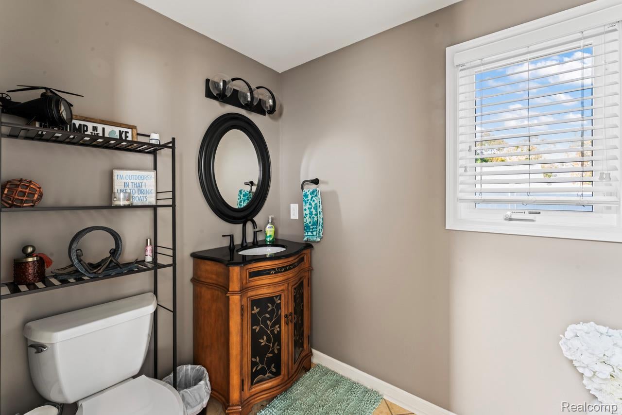 Linden, Michigan, 48451, United States, 5 Bedrooms Bedrooms, ,6 BathroomsBathrooms,Residential,Active,1959969