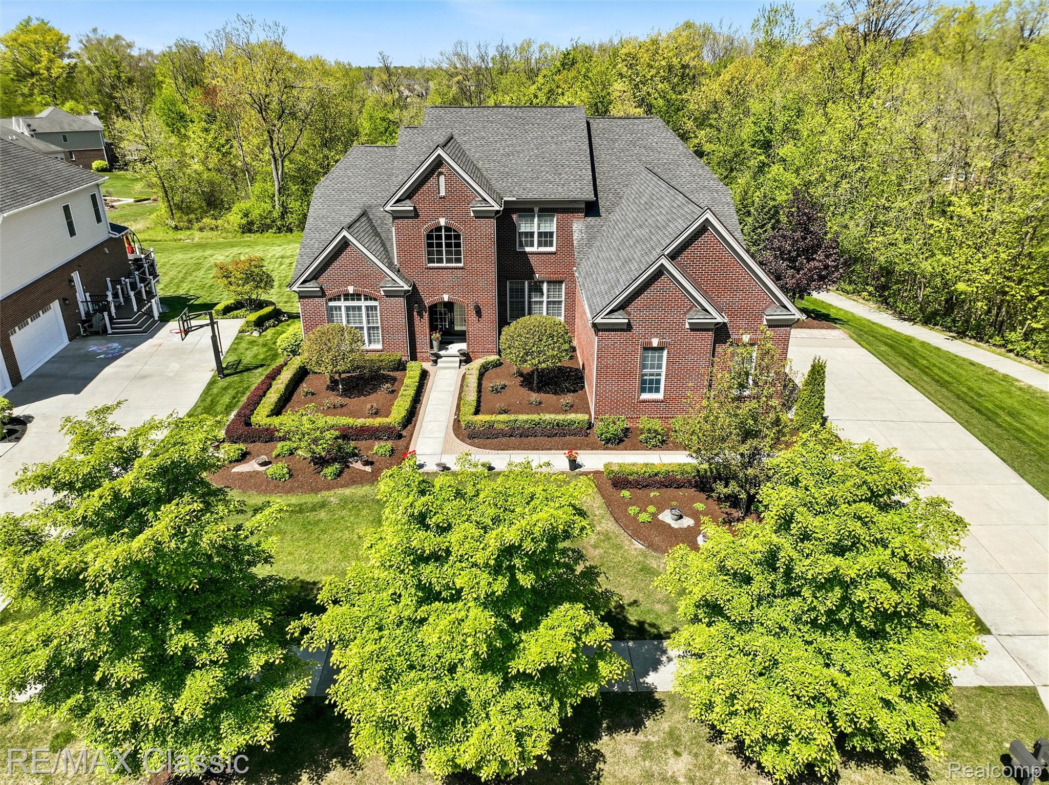 Novi, Michigan, 48374, United States, 5 Bedrooms Bedrooms, ,5 BathroomsBathrooms,Residential,Pending,2052115