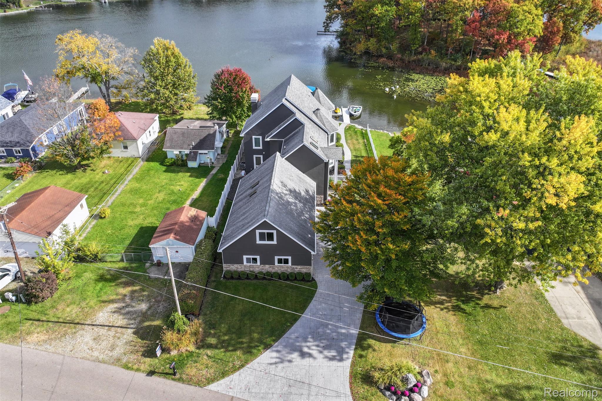 Linden, Michigan, 48451, United States, 5 Bedrooms Bedrooms, ,6 BathroomsBathrooms,Residential,Active,1959969