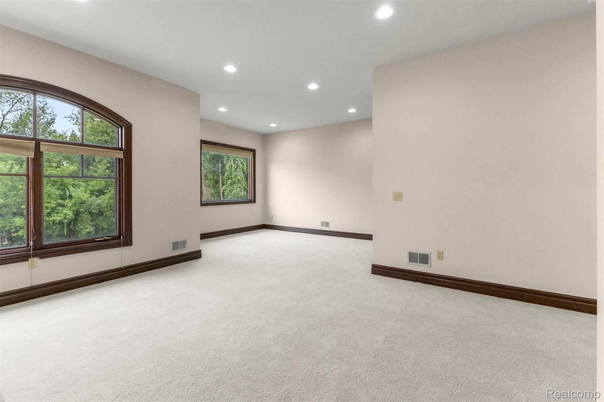 Northville, Michigan, 48168, United States, 9 Bedrooms Bedrooms, ,14 BathroomsBathrooms,Residential,Active,1904136