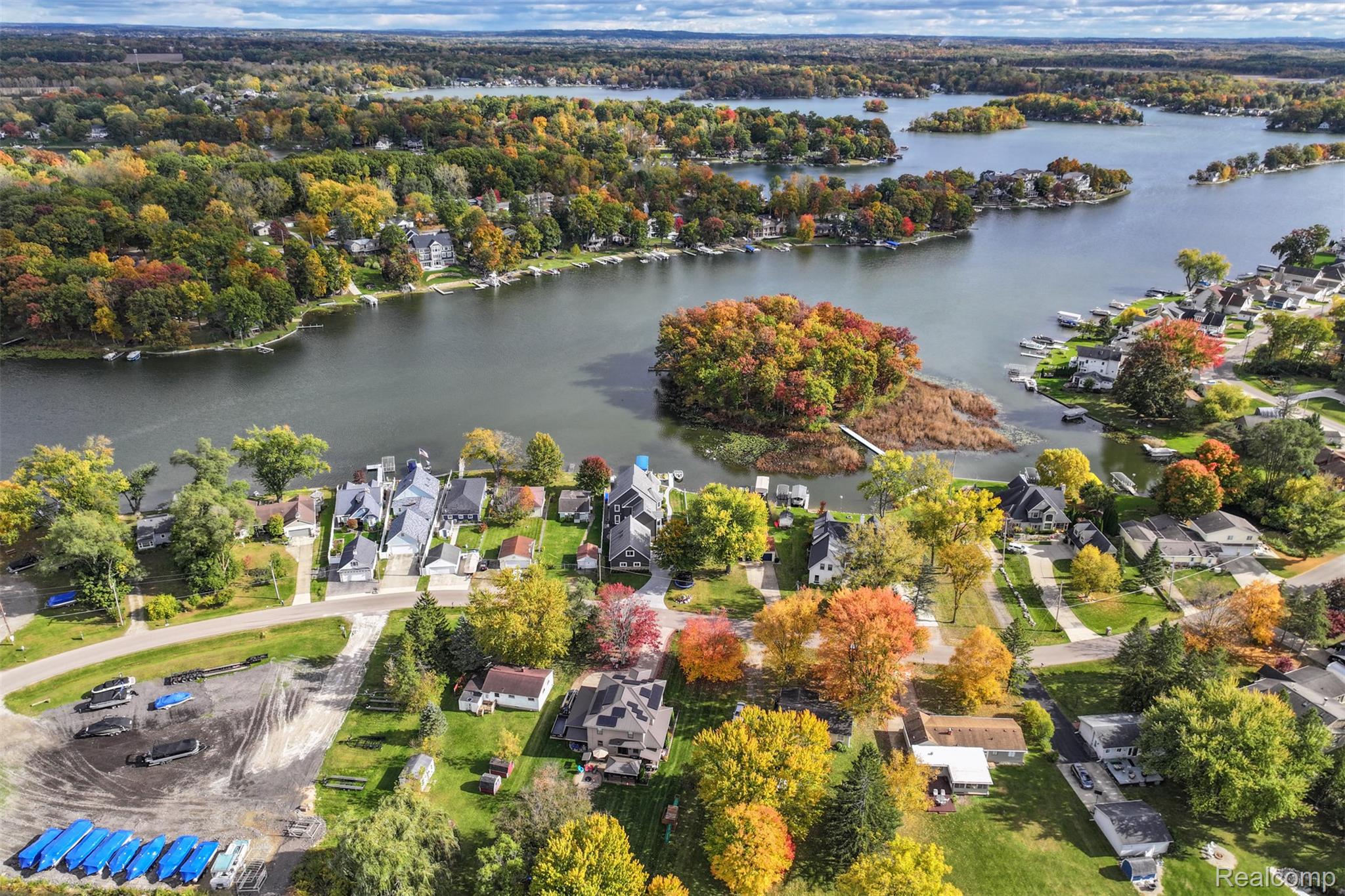 Linden, Michigan, 48451, United States, 5 Bedrooms Bedrooms, ,6 BathroomsBathrooms,Residential,Active,1959969