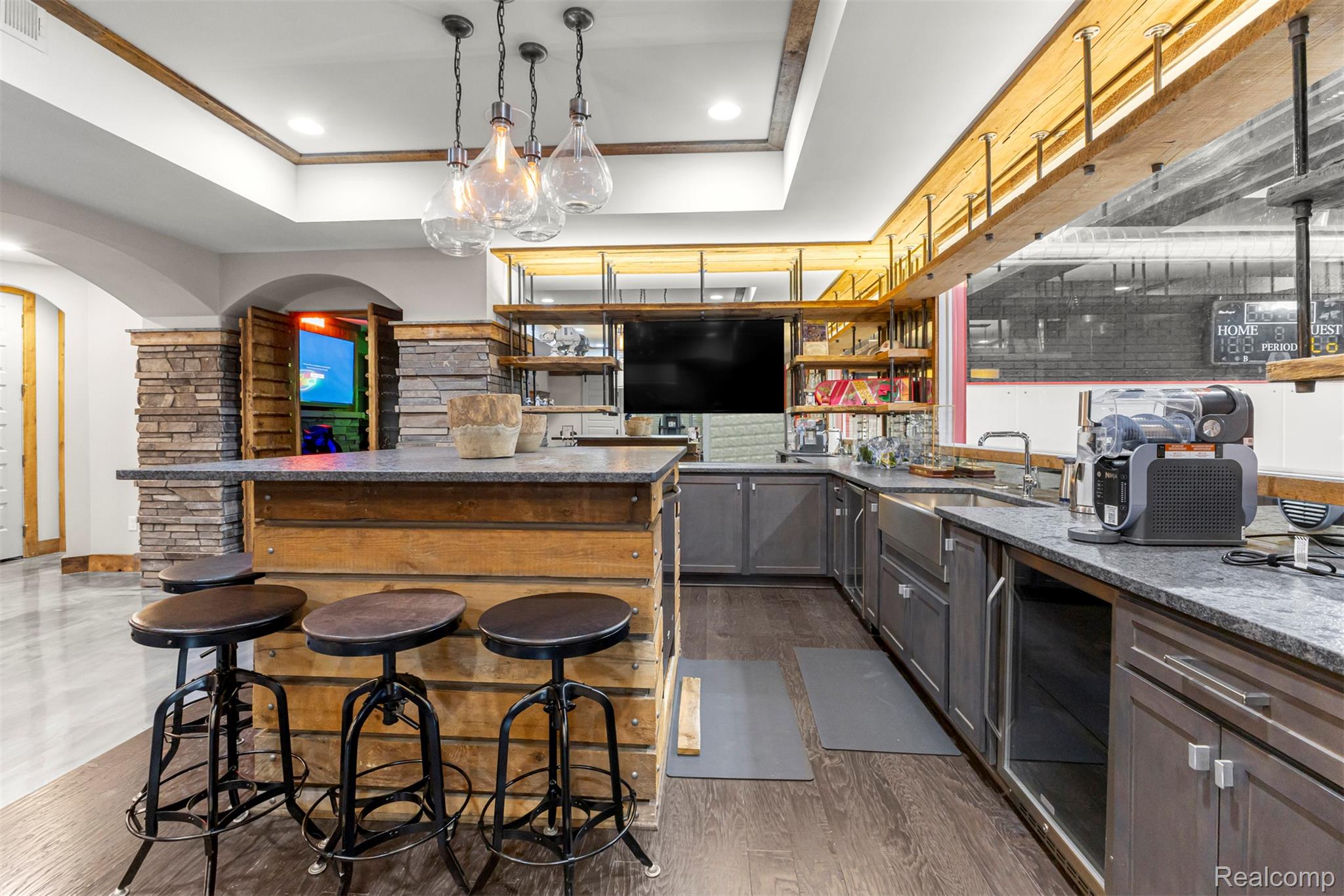 Northville, Michigan, 48168, United States, 5 Bedrooms Bedrooms, ,7 BathroomsBathrooms,Residential,Active,1960117