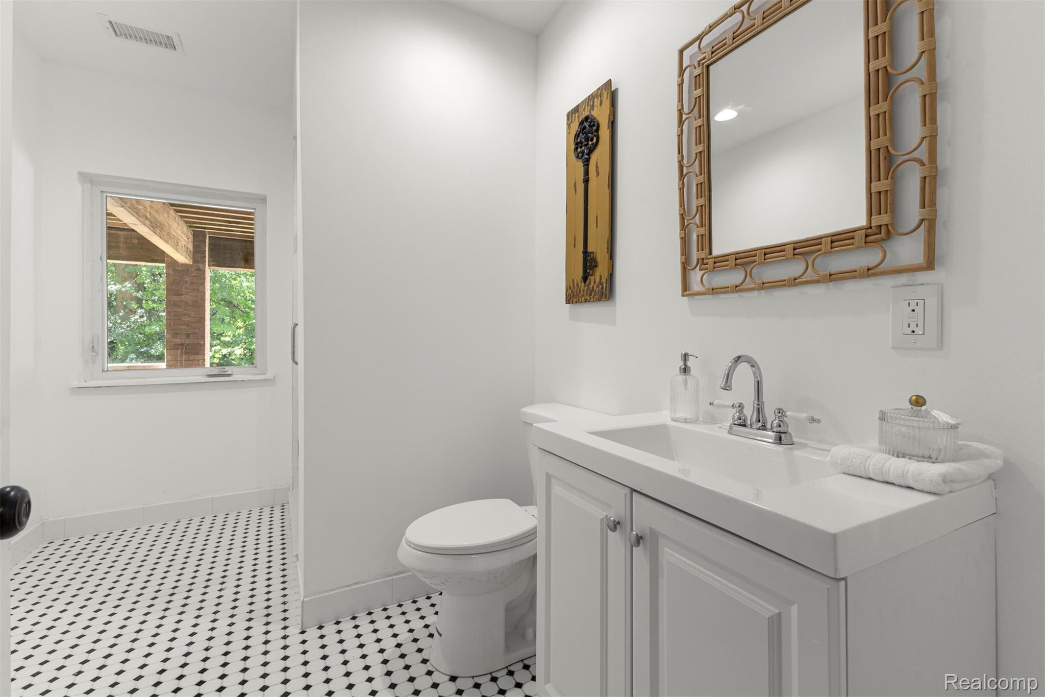 Northville, Michigan, 48167, United States, 5 Bedrooms Bedrooms, ,6 BathroomsBathrooms,Residential,Active,1905093