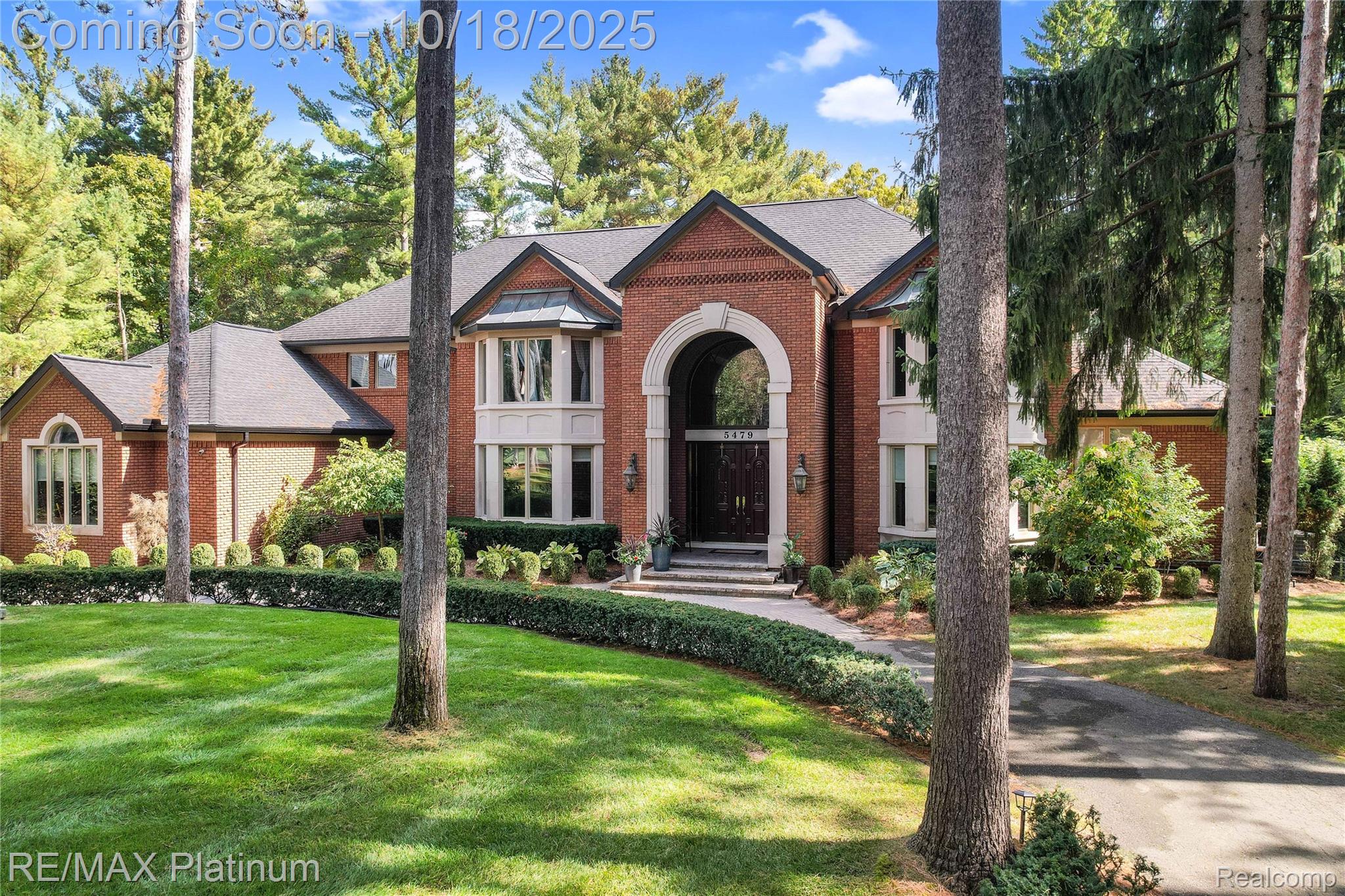 Brighton, Michigan, 48116, United States, 6 Bedrooms Bedrooms, ,7 BathroomsBathrooms,Residential,Active,1965994