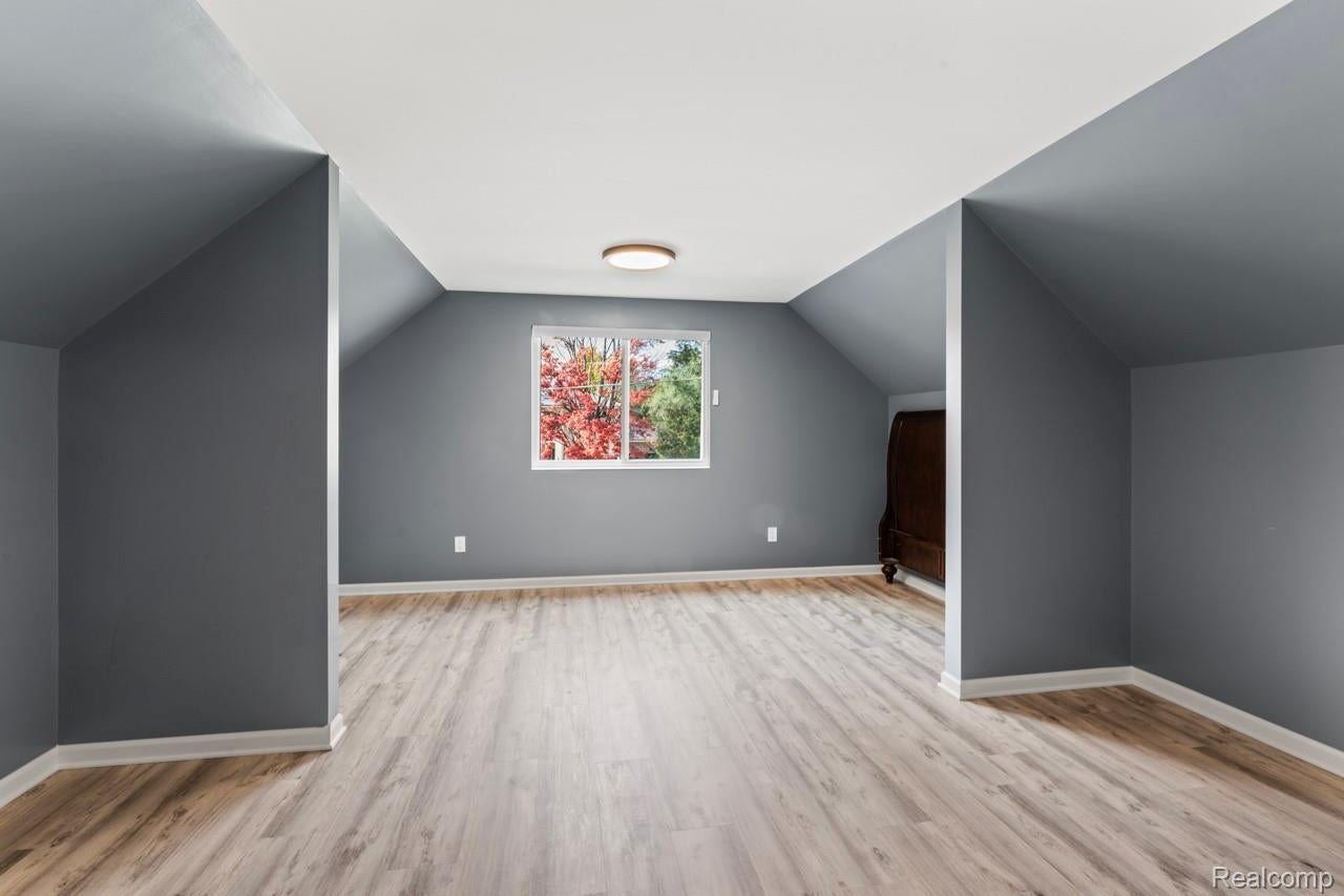 Linden, Michigan, 48451, United States, 5 Bedrooms Bedrooms, ,6 BathroomsBathrooms,Residential,Active,1959969