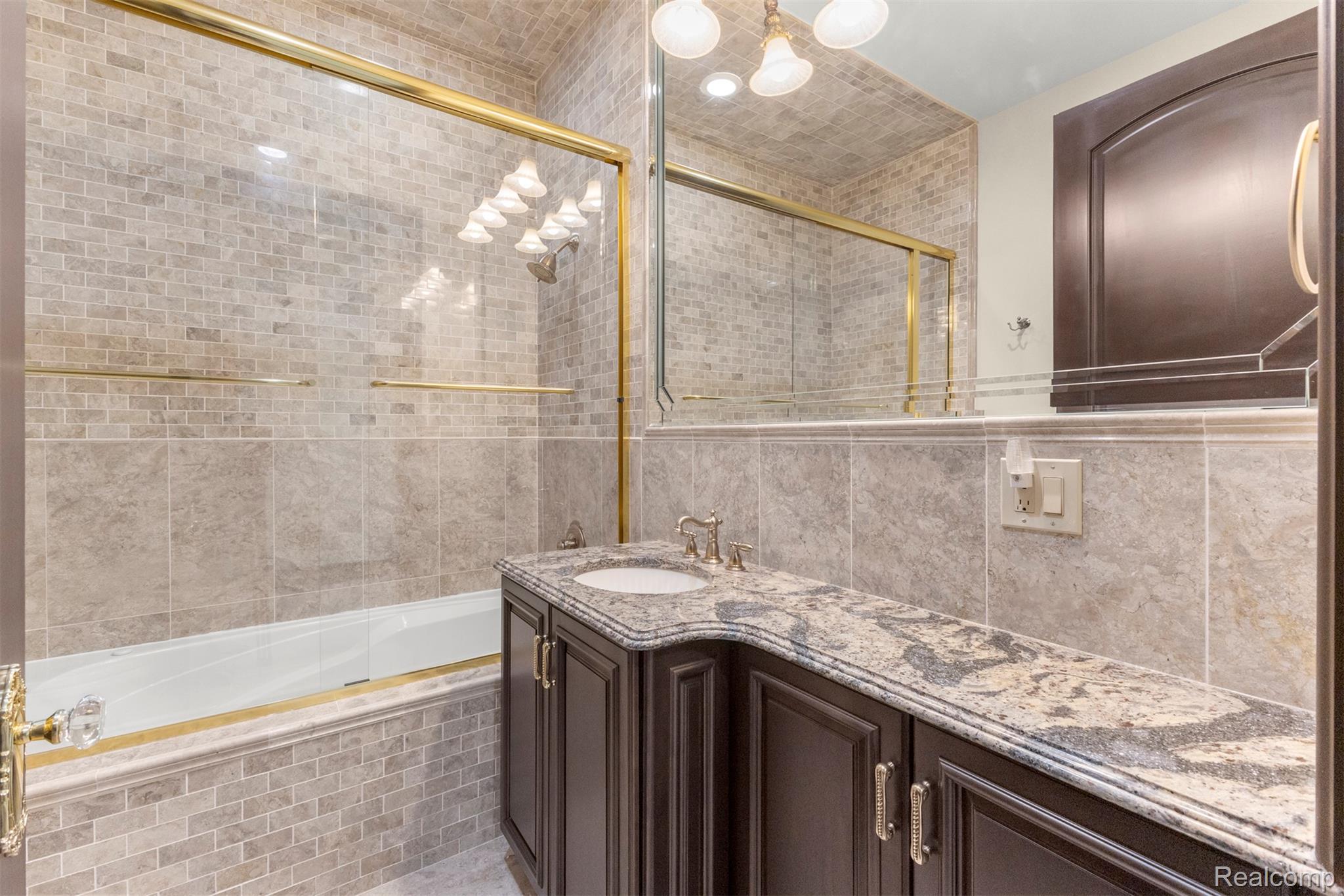 Northville, Michigan, 48168, United States, 9 Bedrooms Bedrooms, ,14 BathroomsBathrooms,Residential,Active,1904136