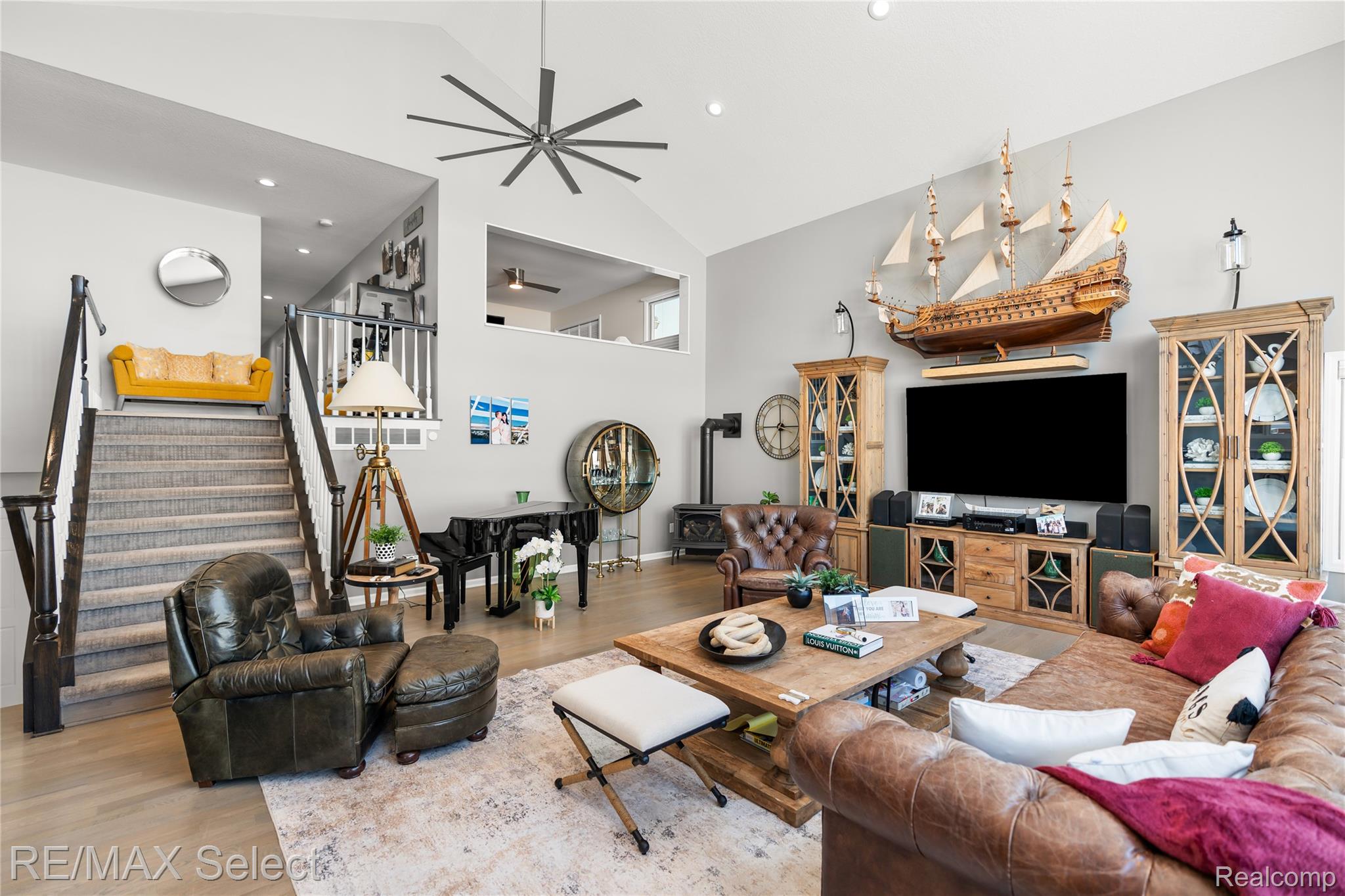 Fenton, Michigan, 48430, United States, 4 Bedrooms Bedrooms, ,5 BathroomsBathrooms,Residential,Active,2016693