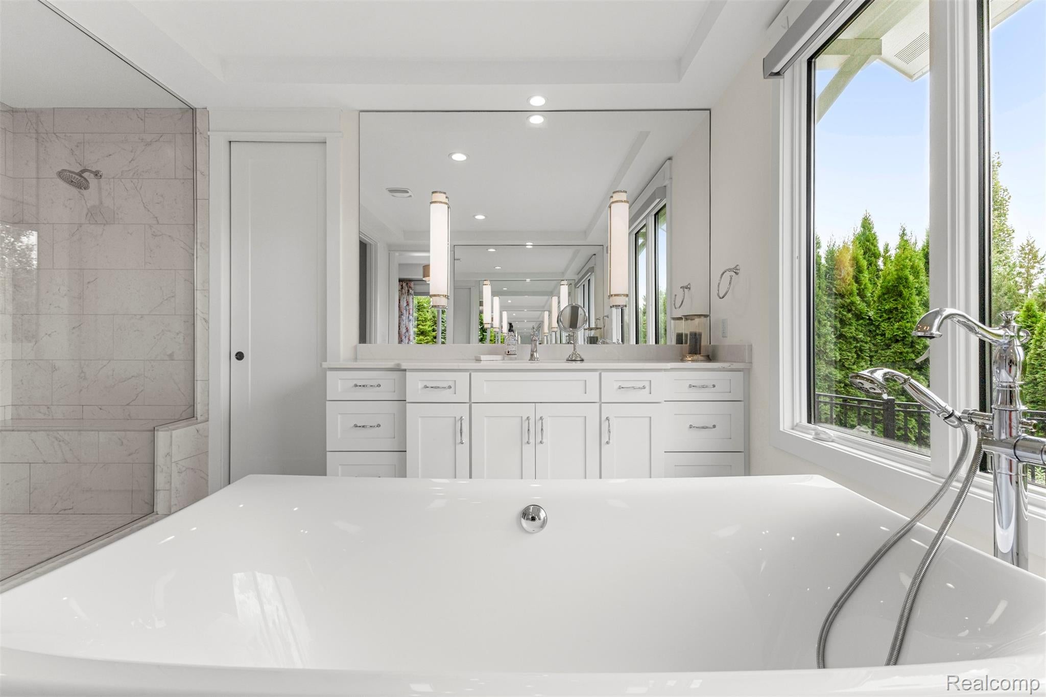 Northville, Michigan, 48168, United States, 5 Bedrooms Bedrooms, ,6 BathroomsBathrooms,Residential,Active,1913964