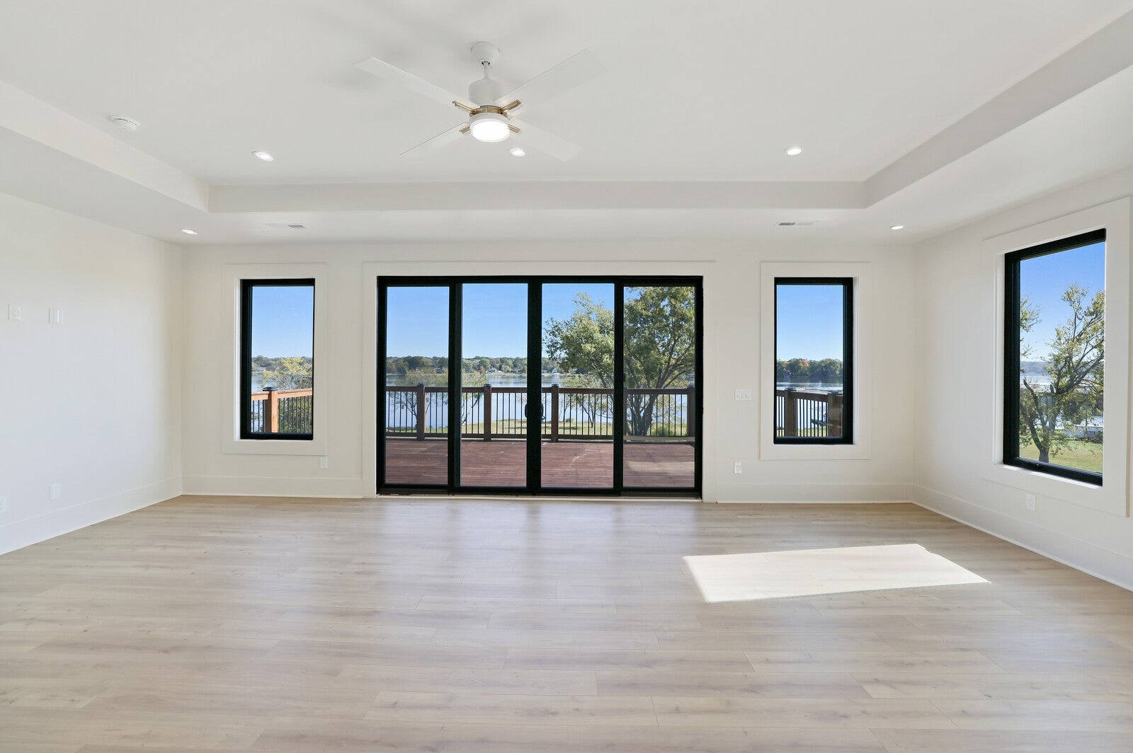 Hendersonville, Tennessee, 37075, United States, 5 Bedrooms Bedrooms, ,5 BathroomsBathrooms,Residential,Active,1988446