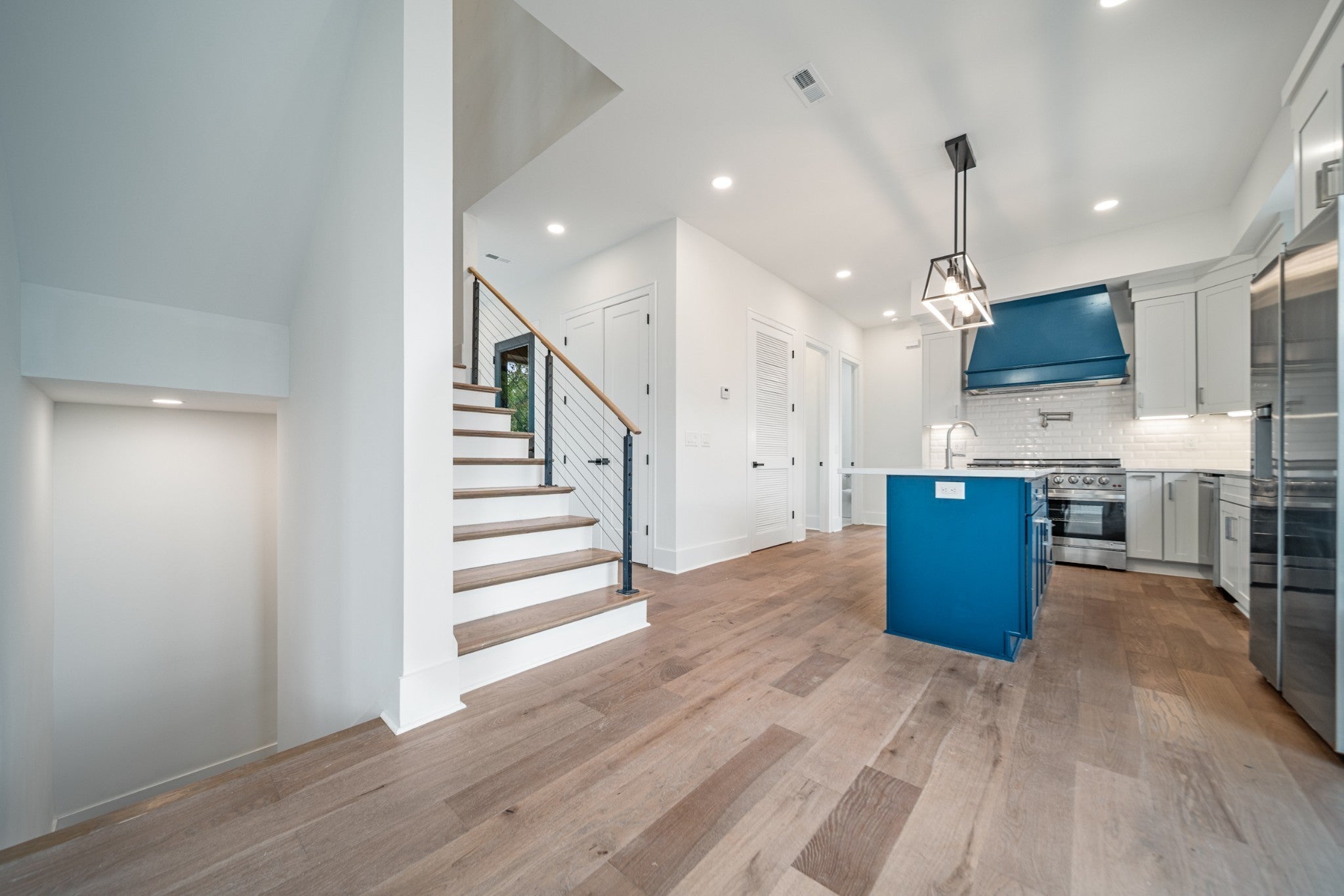 Nashville, Tennessee, 37209, United States, 4 Bedrooms Bedrooms, ,5 BathroomsBathrooms,Residential,Active,2007985