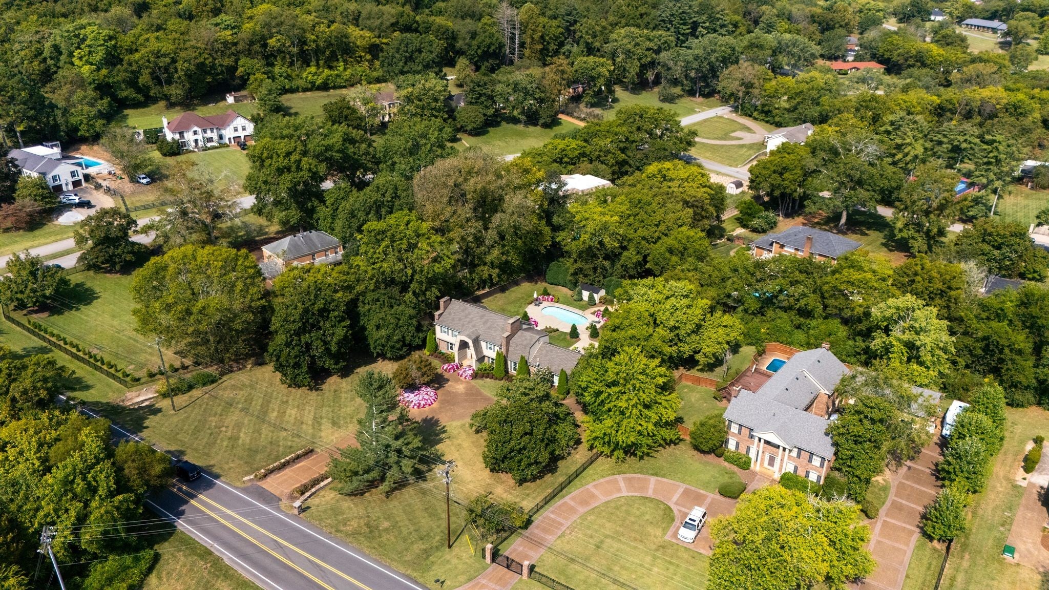 Nashville, Tennessee, 37221, United States, 4 Bedrooms Bedrooms, ,3 BathroomsBathrooms,Residential,Active,1967104