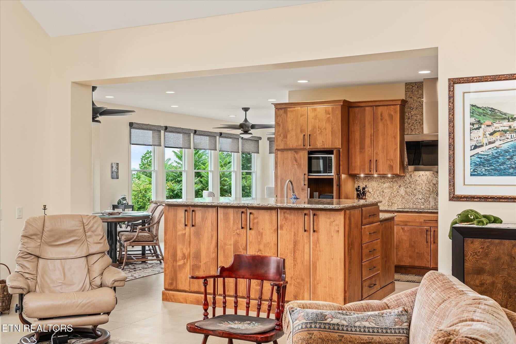 Crossville, Tennessee, 38558, United States, 4 Bedrooms Bedrooms, ,4 BathroomsBathrooms,Residential,Active,2011427