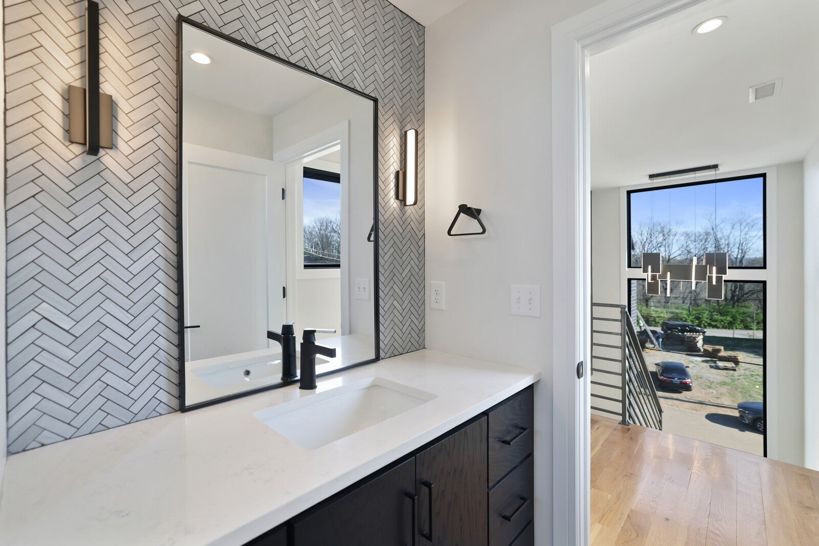 Nashville, Tennessee, 37209, United States, 4 Bedrooms Bedrooms, ,5 BathroomsBathrooms,Residential,Active,1888976