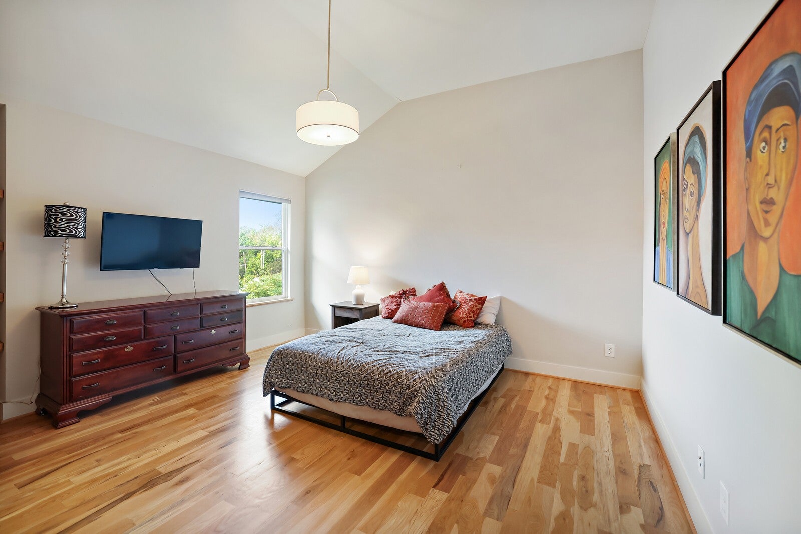 Nashville, Tennessee, 37206, United States, 4 Bedrooms Bedrooms, ,3 BathroomsBathrooms,Residential,Active,1969649