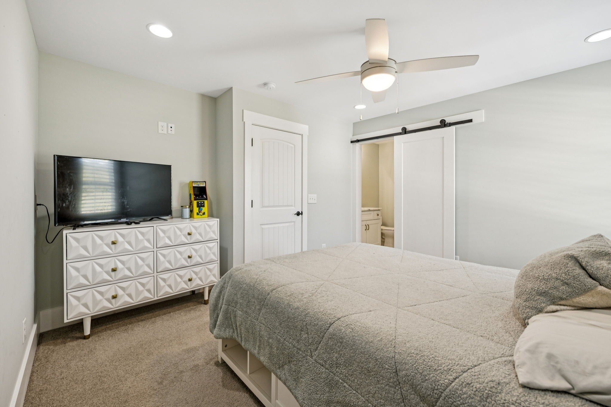 Lebanon, Tennessee, 37090, United States, 3 Bedrooms Bedrooms, ,4 BathroomsBathrooms,Residential,Active,2006888