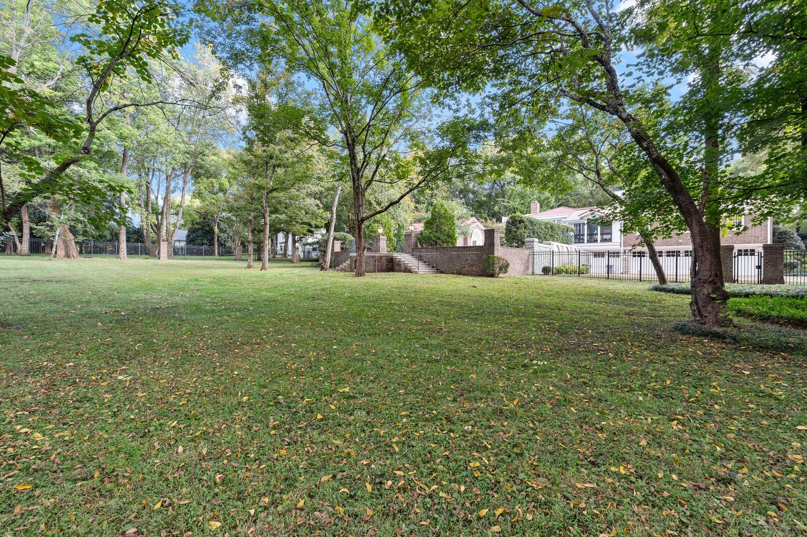 Nashville, Tennessee, 37205, United States, 5 Bedrooms Bedrooms, ,7 BathroomsBathrooms,Residential,Active,1965991