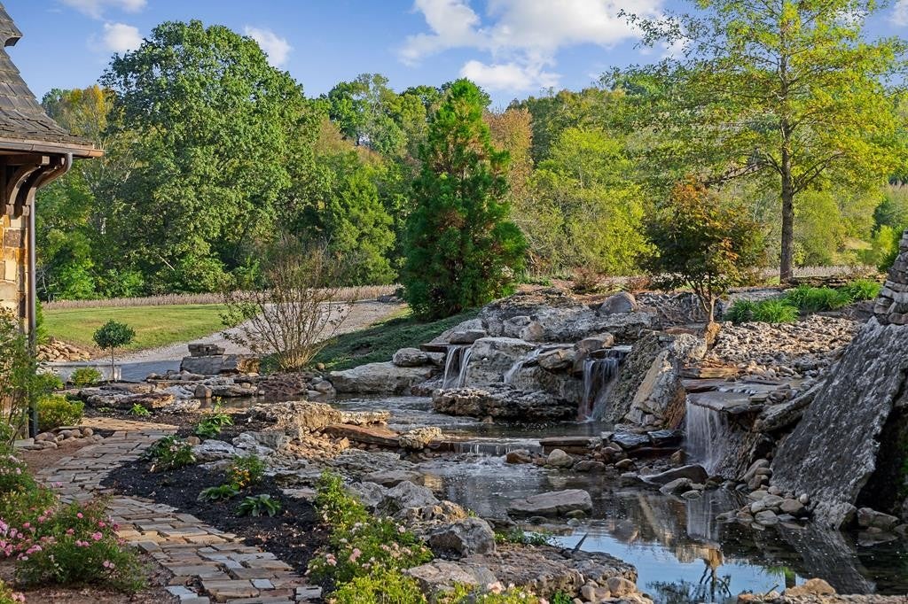 Smithville, Tennessee, 37166, United States, ,7 BathroomsBathrooms,Residential,Active,1769789