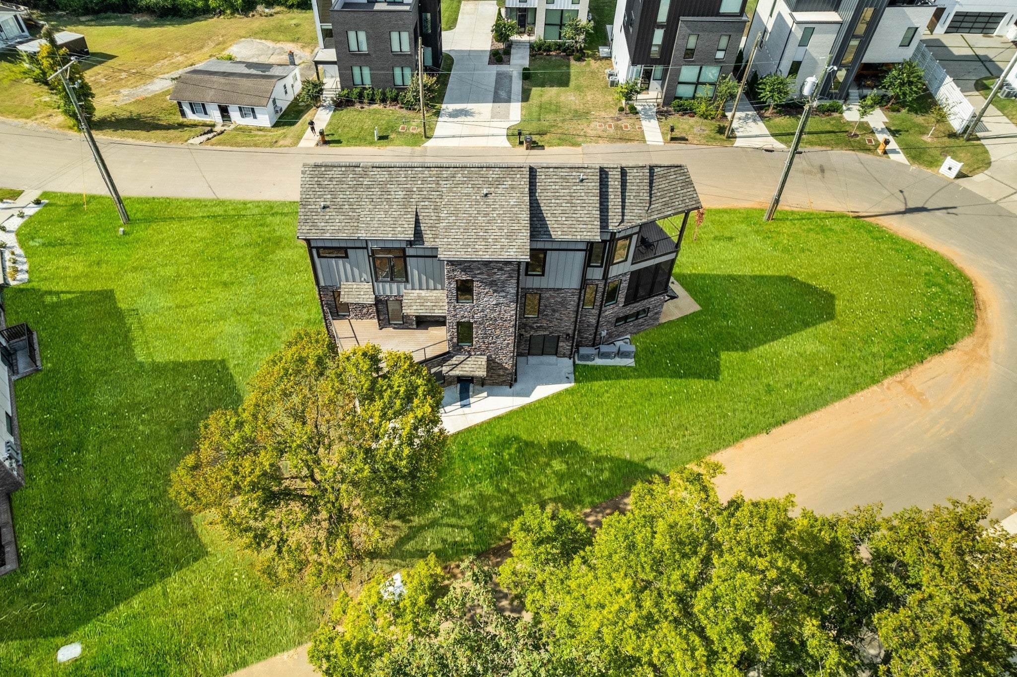 Nashville, Tennessee, 37209, United States, 4 Bedrooms Bedrooms, ,5 BathroomsBathrooms,Residential,Active,2007985