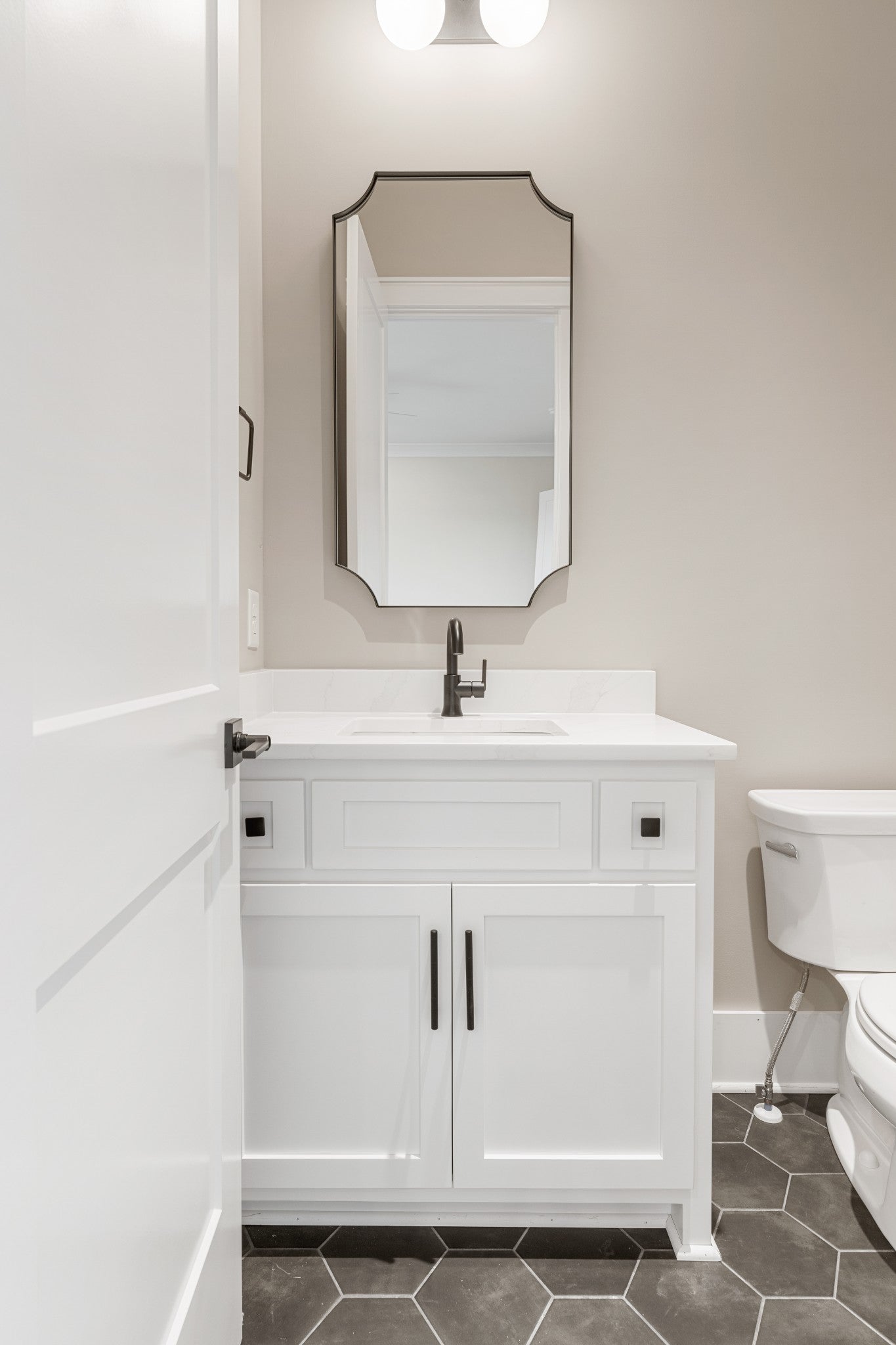 Lebanon, Tennessee, 37090, United States, 5 Bedrooms Bedrooms, ,7 BathroomsBathrooms,Residential,Active,1927656