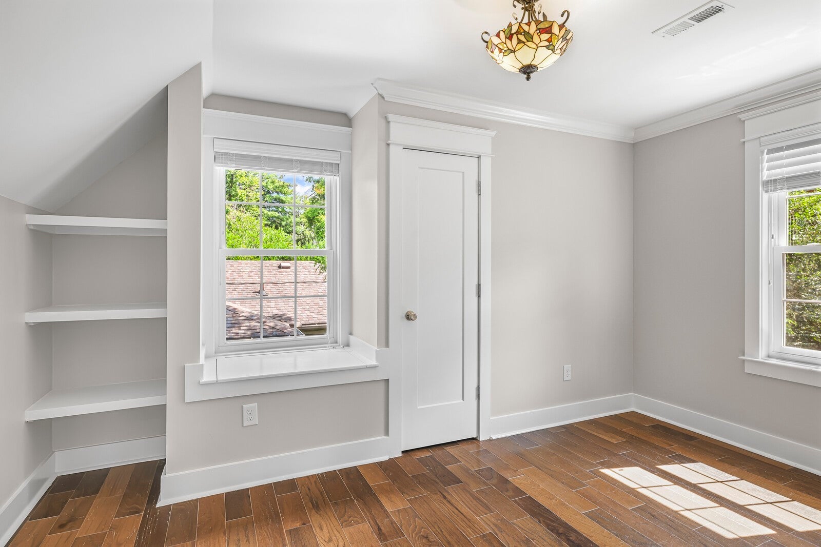 Nashville, Tennessee, 37212, United States, 4 Bedrooms Bedrooms, ,4 BathroomsBathrooms,Residential,Active,1999175