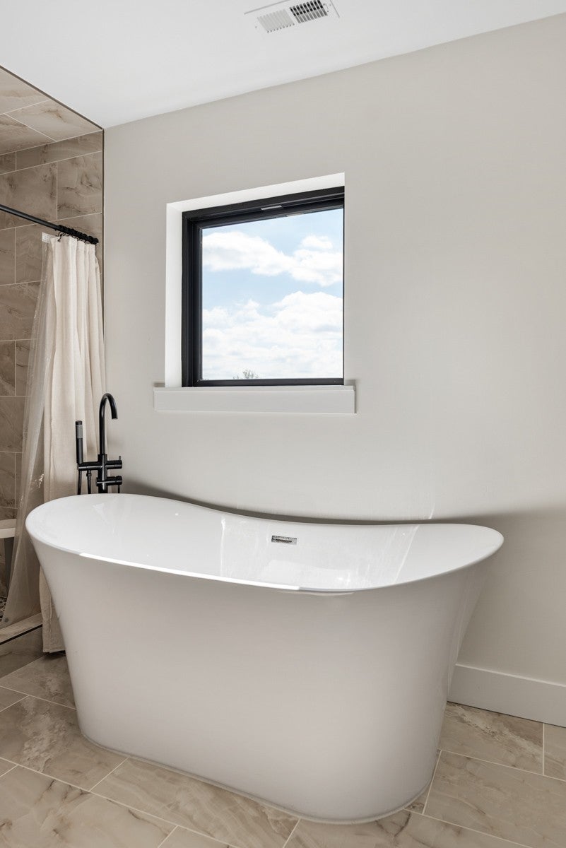 Westmoreland, Tennessee, 37186, United States, 3 Bedrooms Bedrooms, ,3 BathroomsBathrooms,Residential,Active,1964466