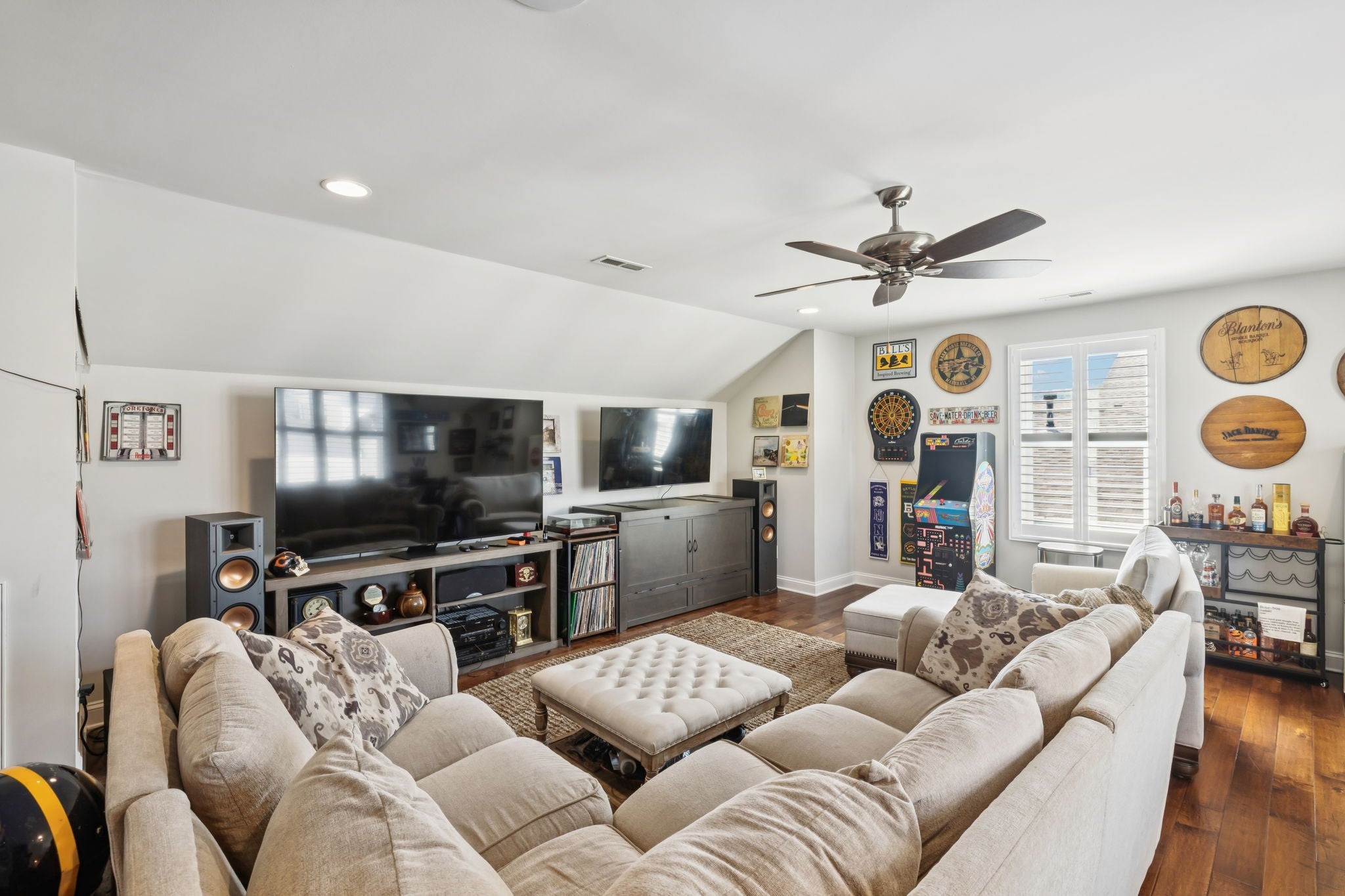 Franklin, Tennessee, 37064, United States, 3 Bedrooms Bedrooms, ,3 BathroomsBathrooms,Residential,Active,1954002