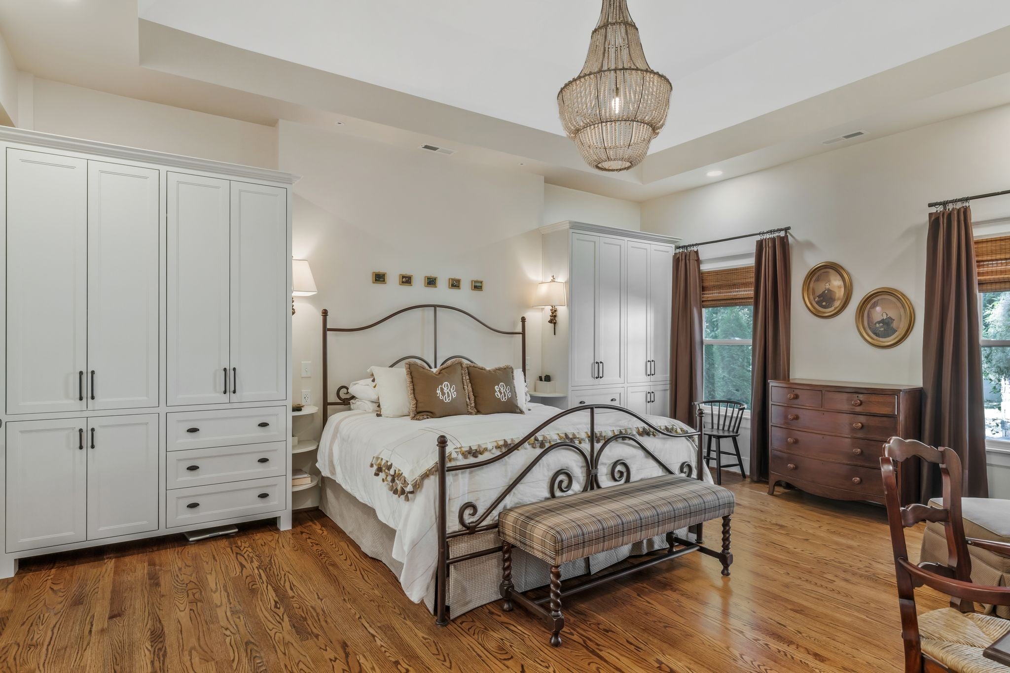 Nashville, Tennessee, 37215, United States, 4 Bedrooms Bedrooms, ,5 BathroomsBathrooms,Residential,Active,1988489