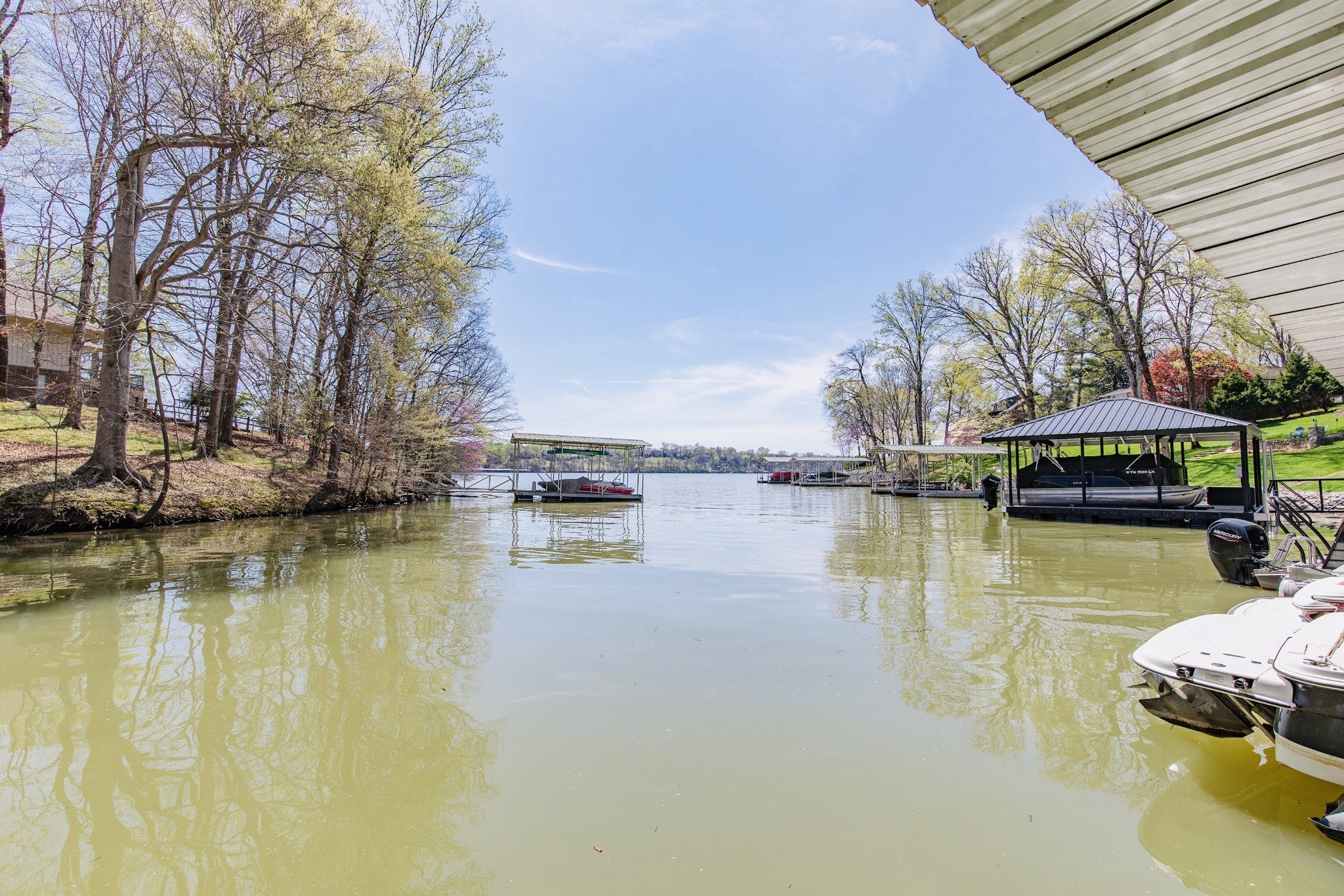 Hendersonville, Tennessee, 37075, United States, 4 Bedrooms Bedrooms, ,3 BathroomsBathrooms,Residential,Active,2014174