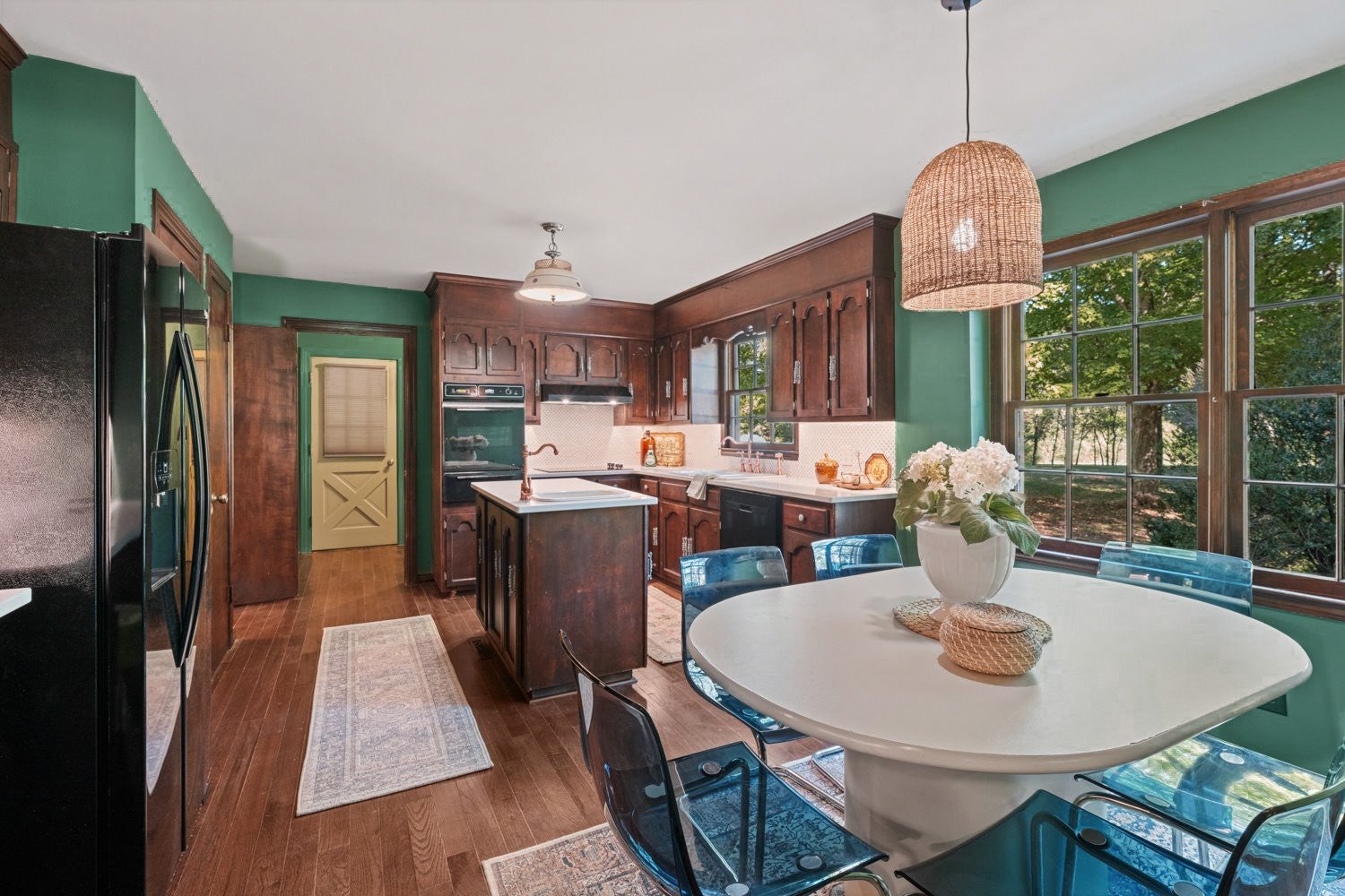 Columbia, Tennessee, 38401, United States, 4 Bedrooms Bedrooms, ,3 BathroomsBathrooms,Residential,Active,1963382