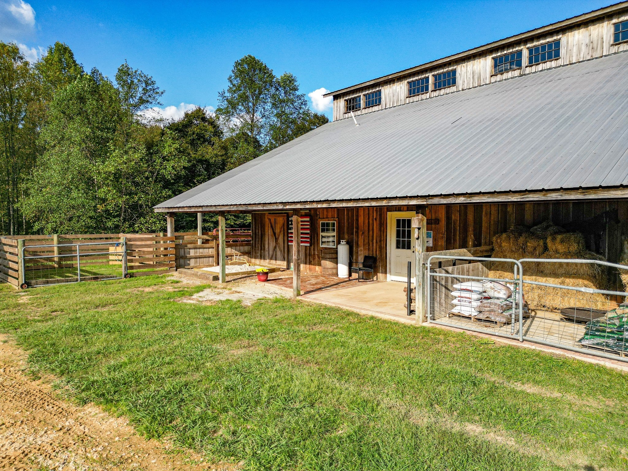 Hohenwald, Tennessee, 38462, United States, 6 Bedrooms Bedrooms, ,3 BathroomsBathrooms,Residential,Active,1964507