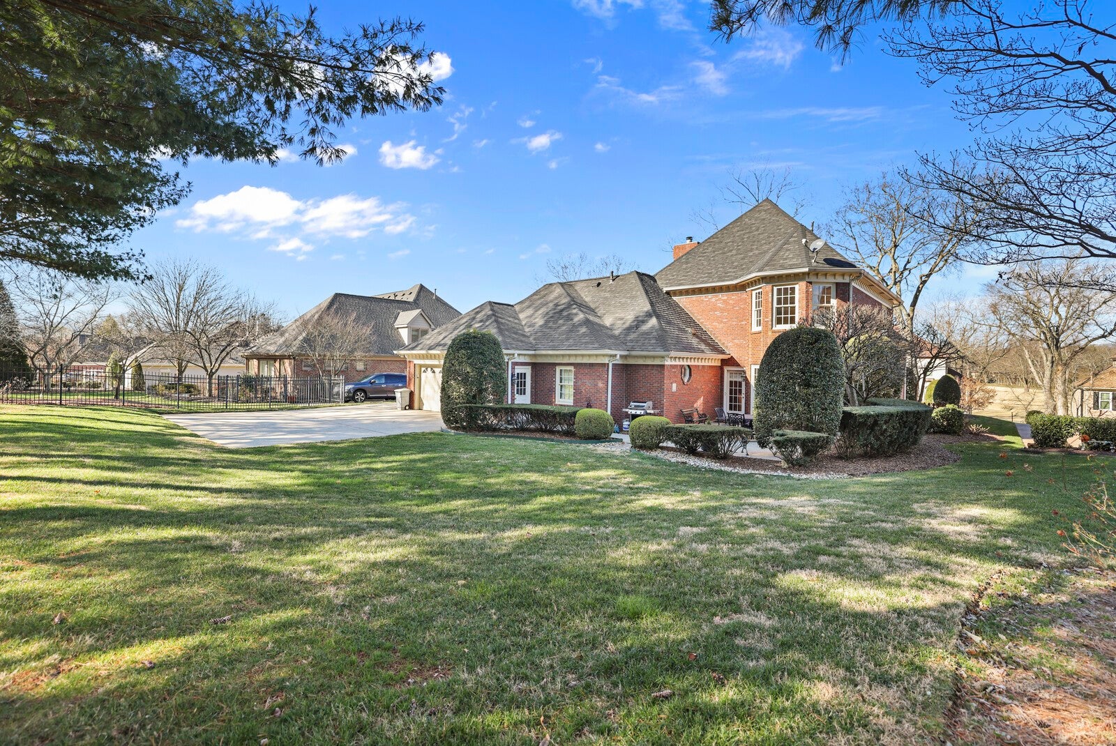 Brentwood, Tennessee, 37027, United States, 4 Bedrooms Bedrooms, ,4 BathroomsBathrooms,Residential,Active,2011457